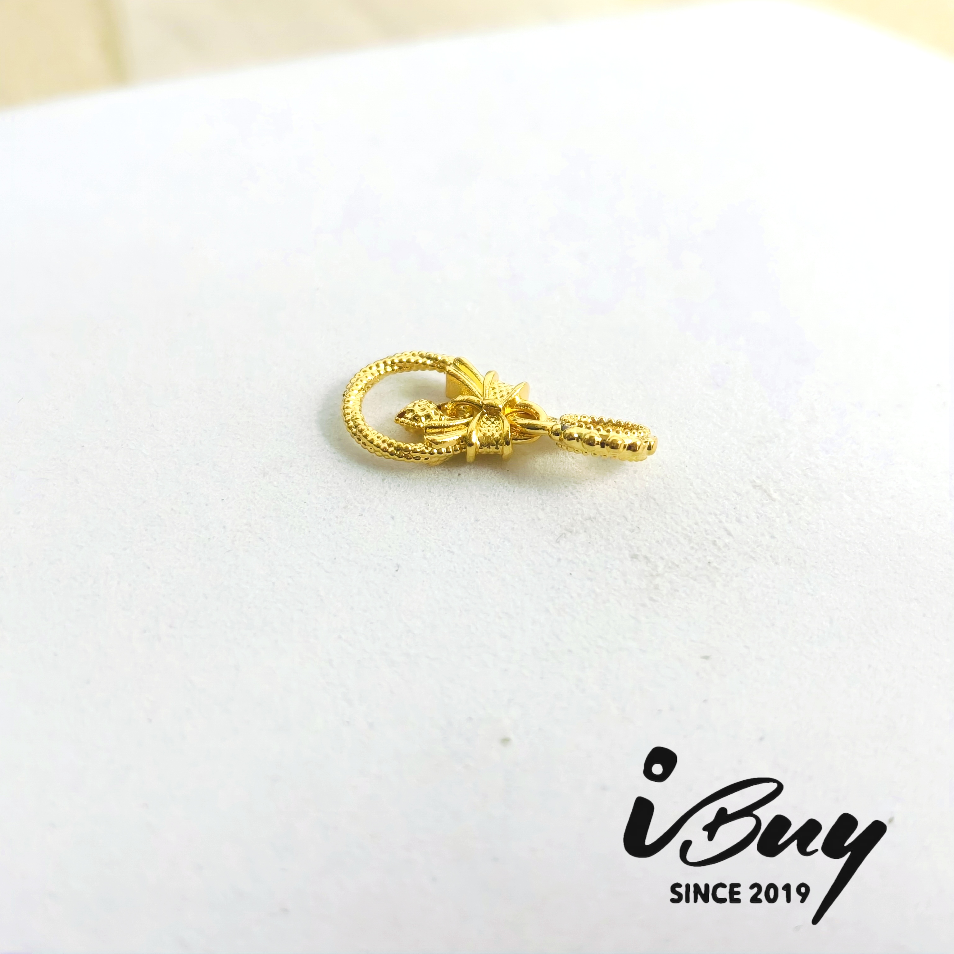 916 HARD GOLD BUTTERFLY & HEART PEACE BUCKLE CHARM BEAD 916 硬金 蝴蝶结平安扣+爱心