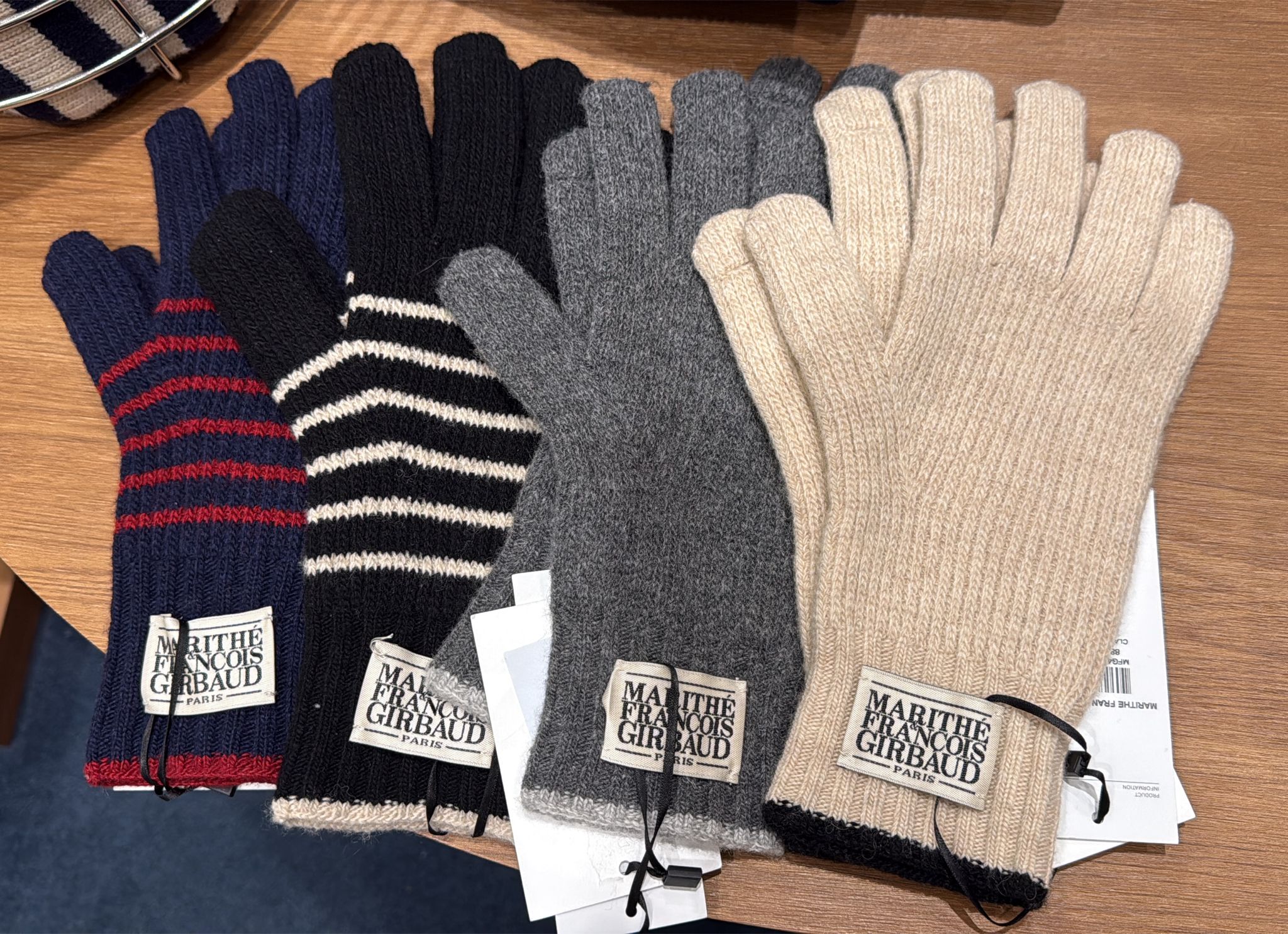 Marithe Classic Logo Glove