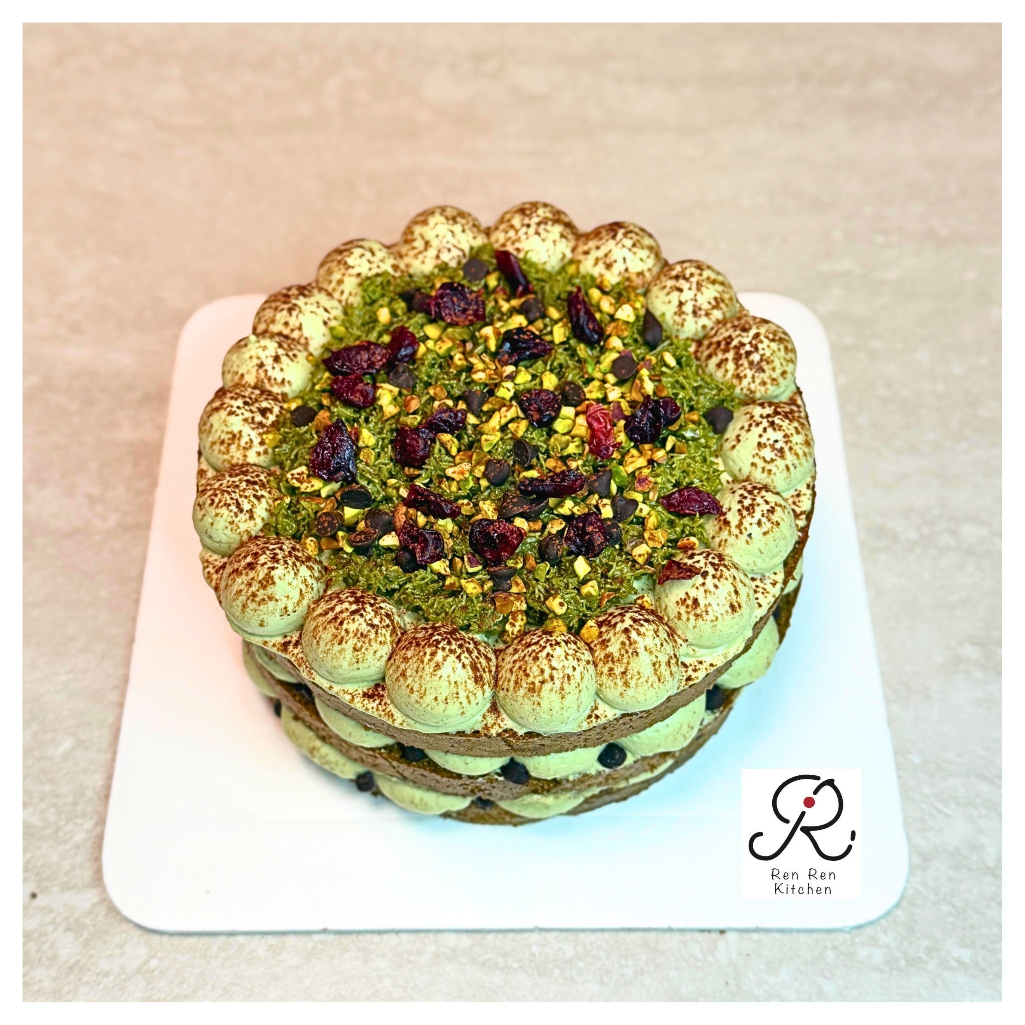 杜拜開心果脆脆焙茶蛋糕