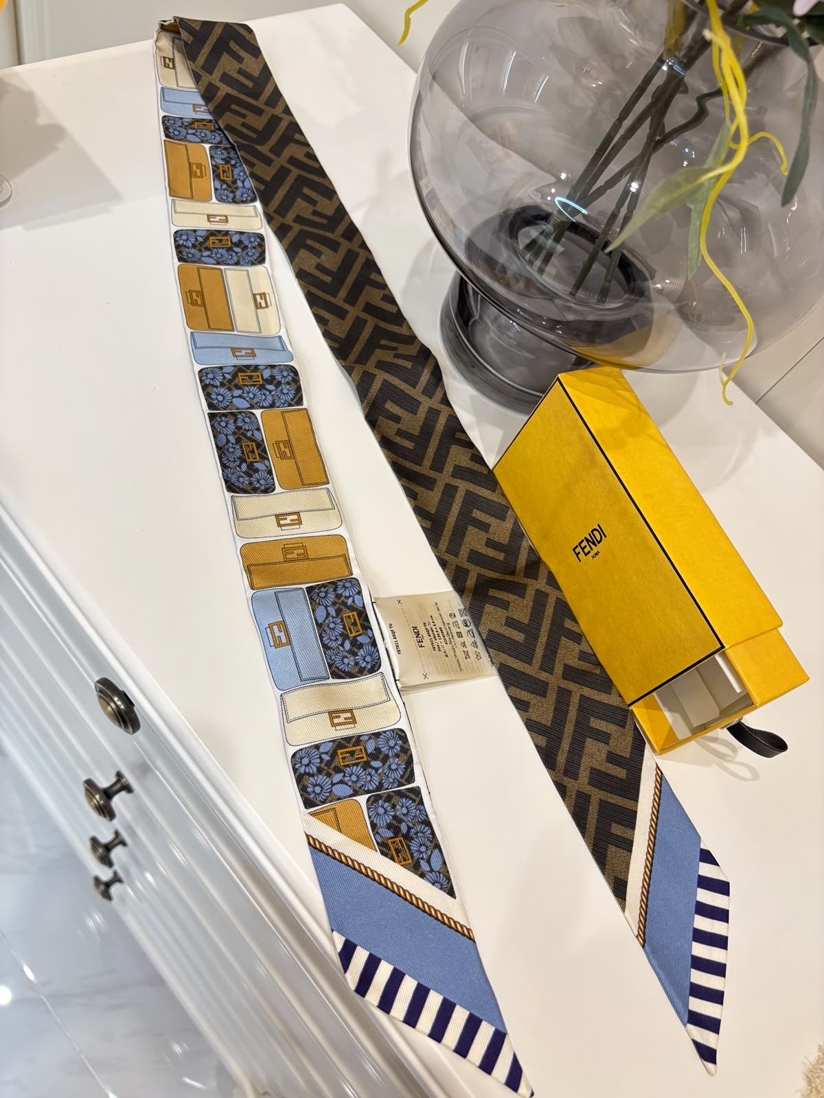 FENDI TWILLY SCARF 118x5cm silk 100%Authentic, 未使用品✅box