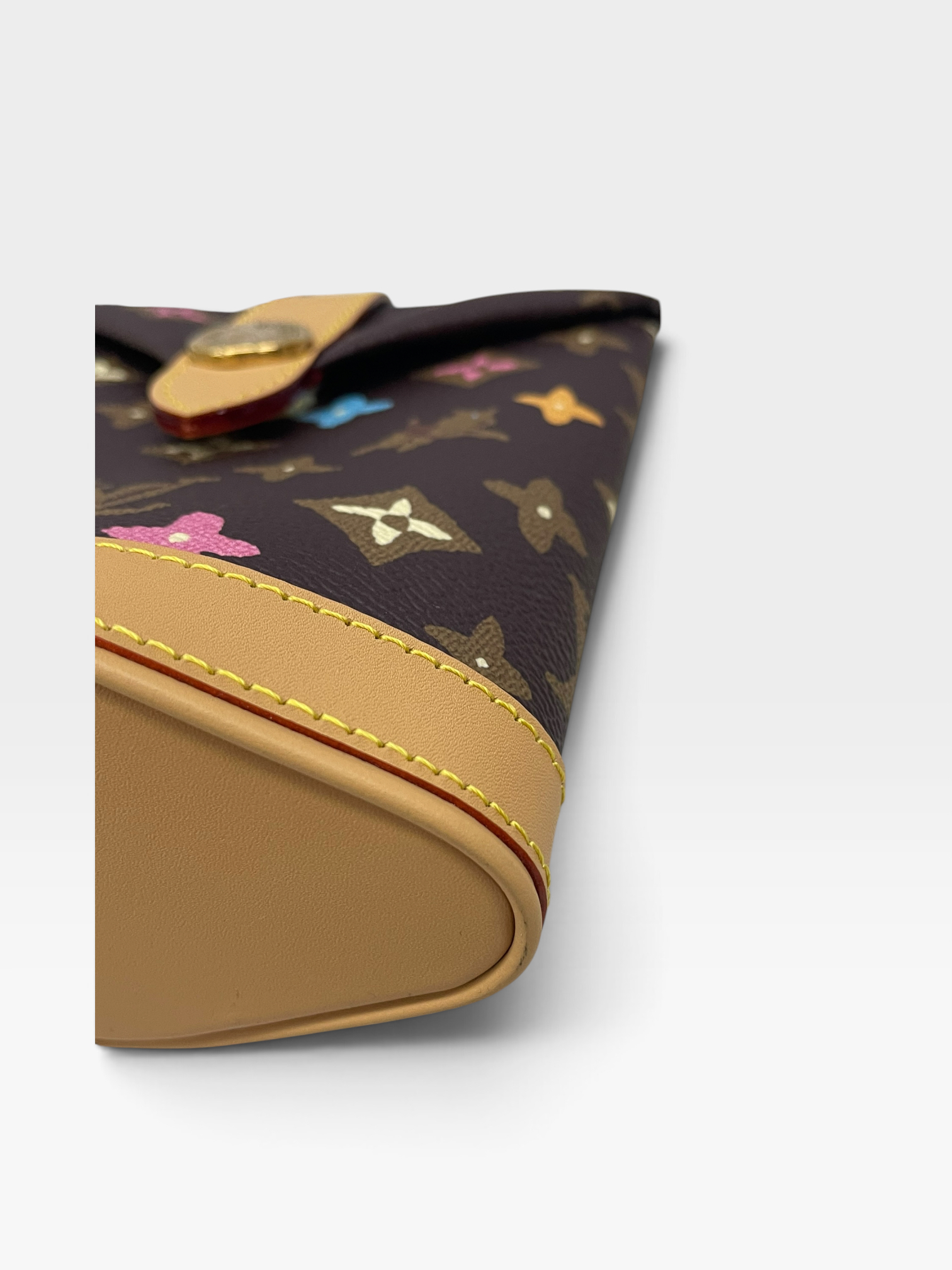 Pre-Owned LV Craggy Pouch / Product Code: K090413