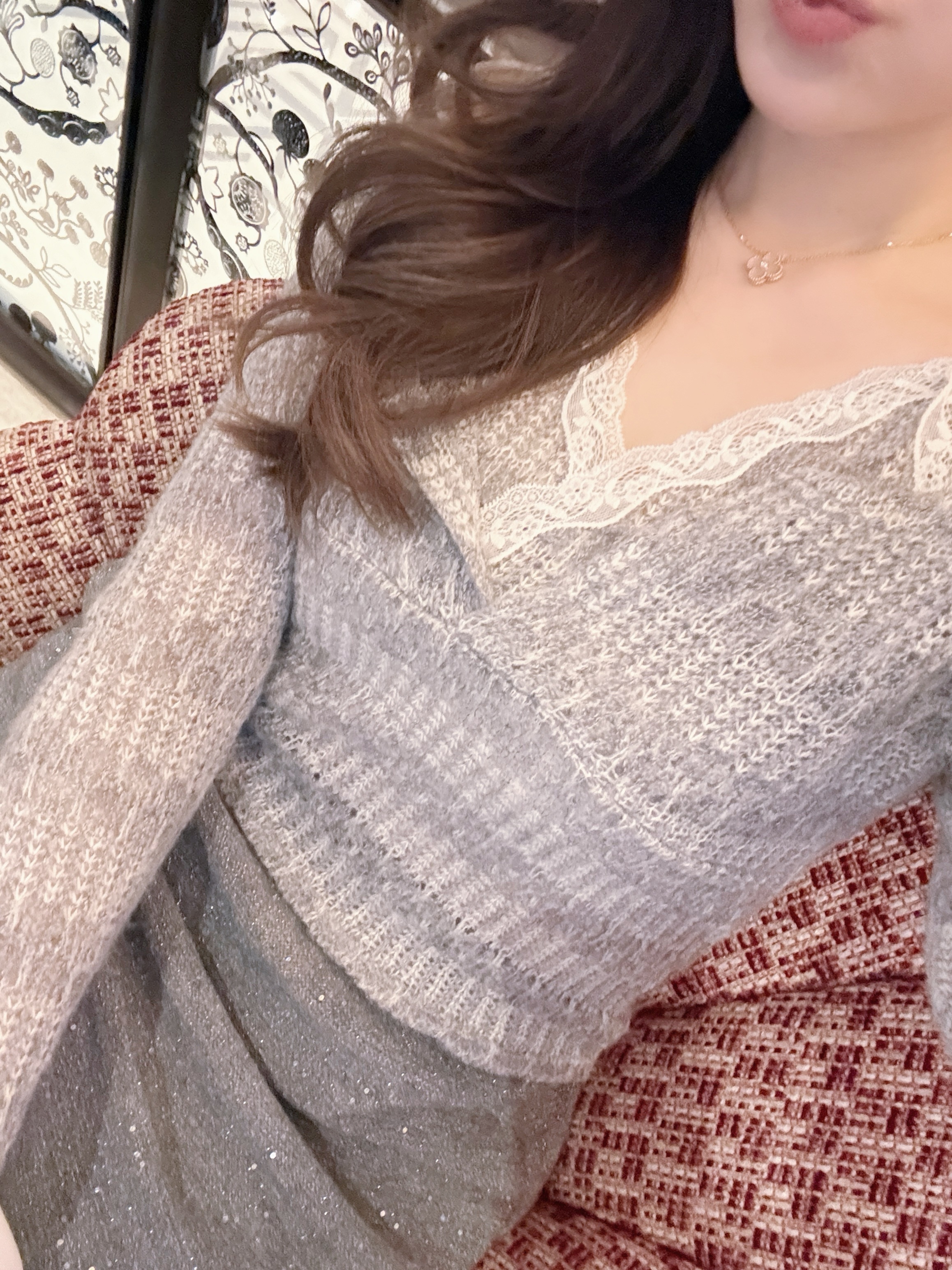 溫柔縷空假2件蕾絲吊帶小毛衣