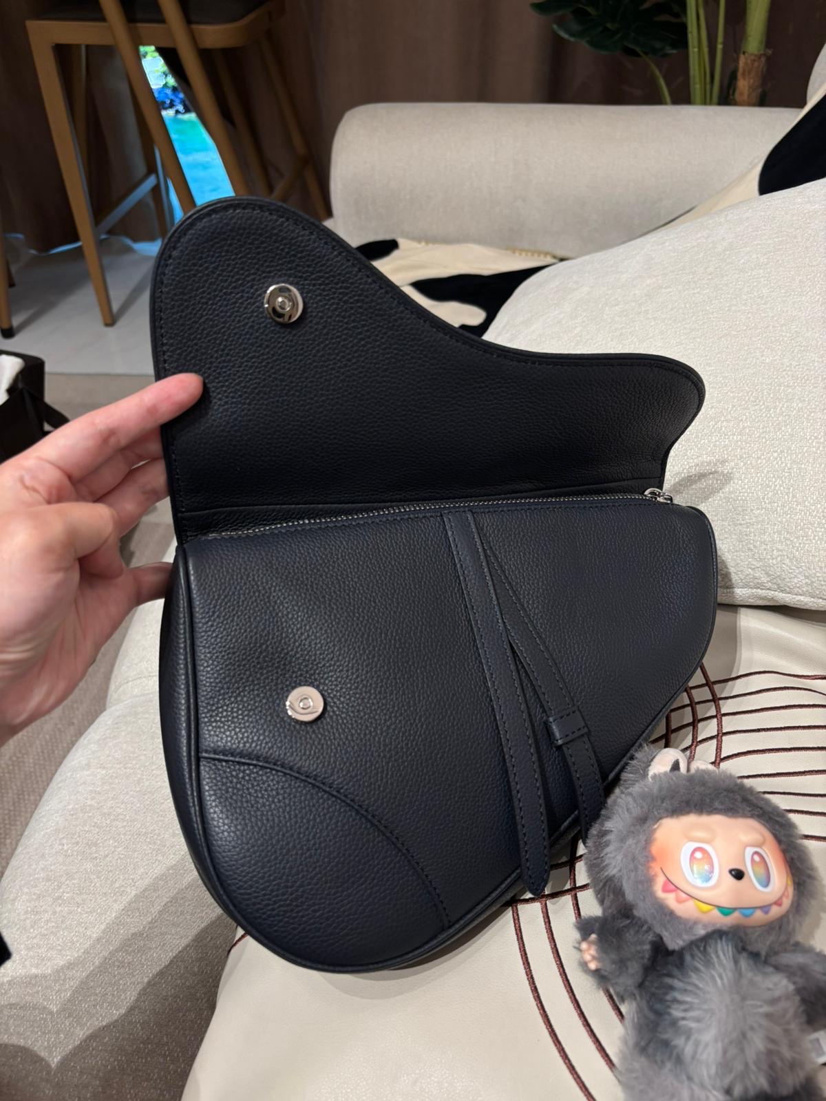 Dior saddle bag calfskin men  100%Authentic ,98%new✅dust bag  