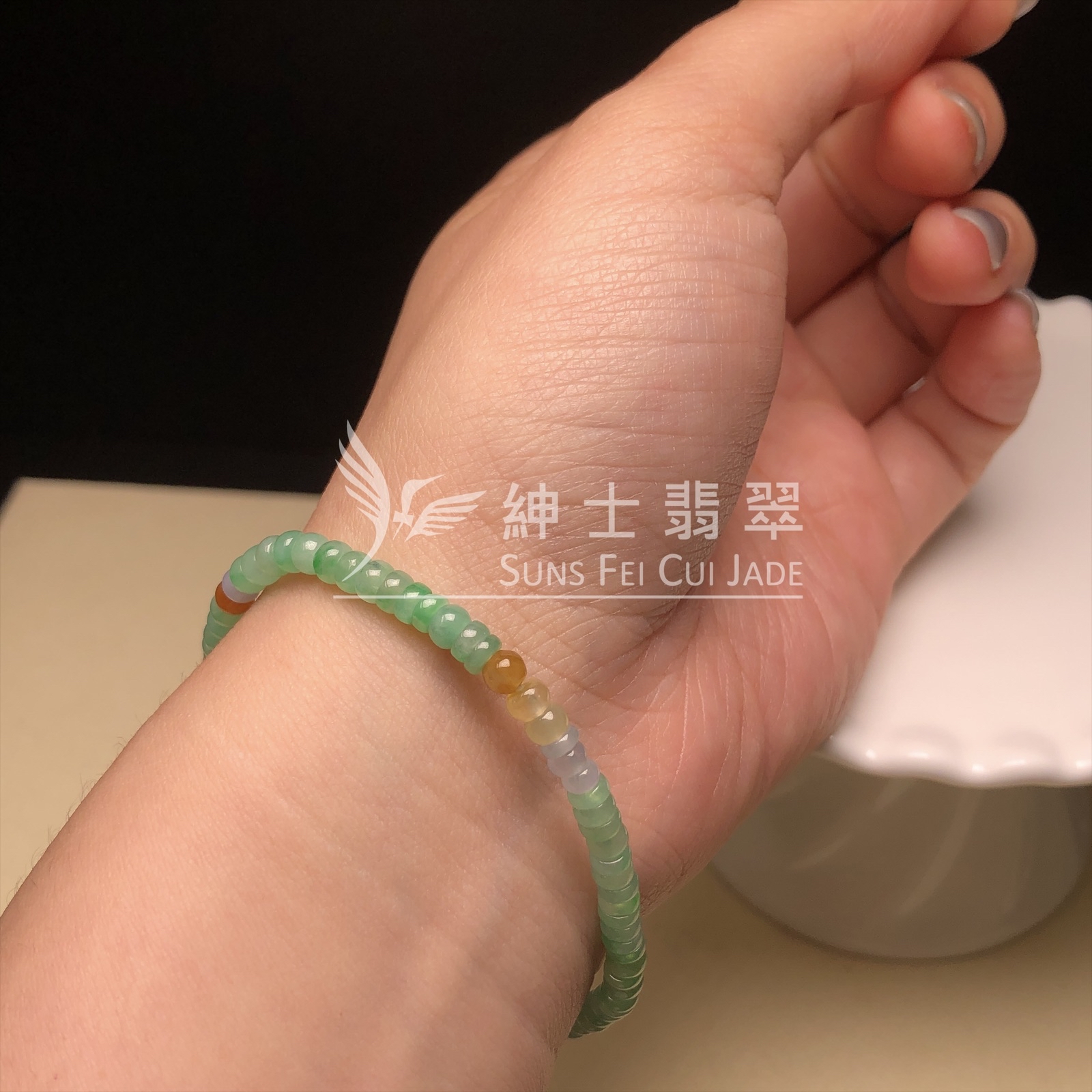 CA00617 甜綠翡翠併多寶手串