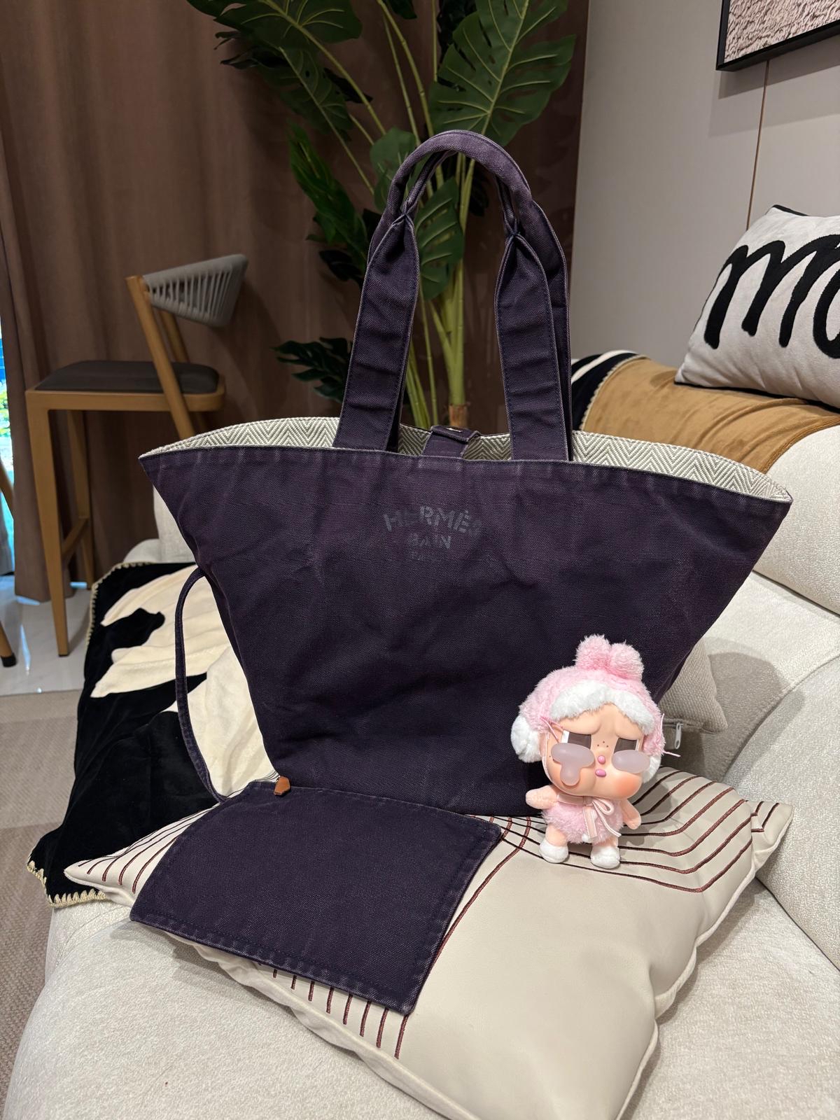 Hermes Reversible Panier De Plage PM Tote 100%Authentic, 95%New