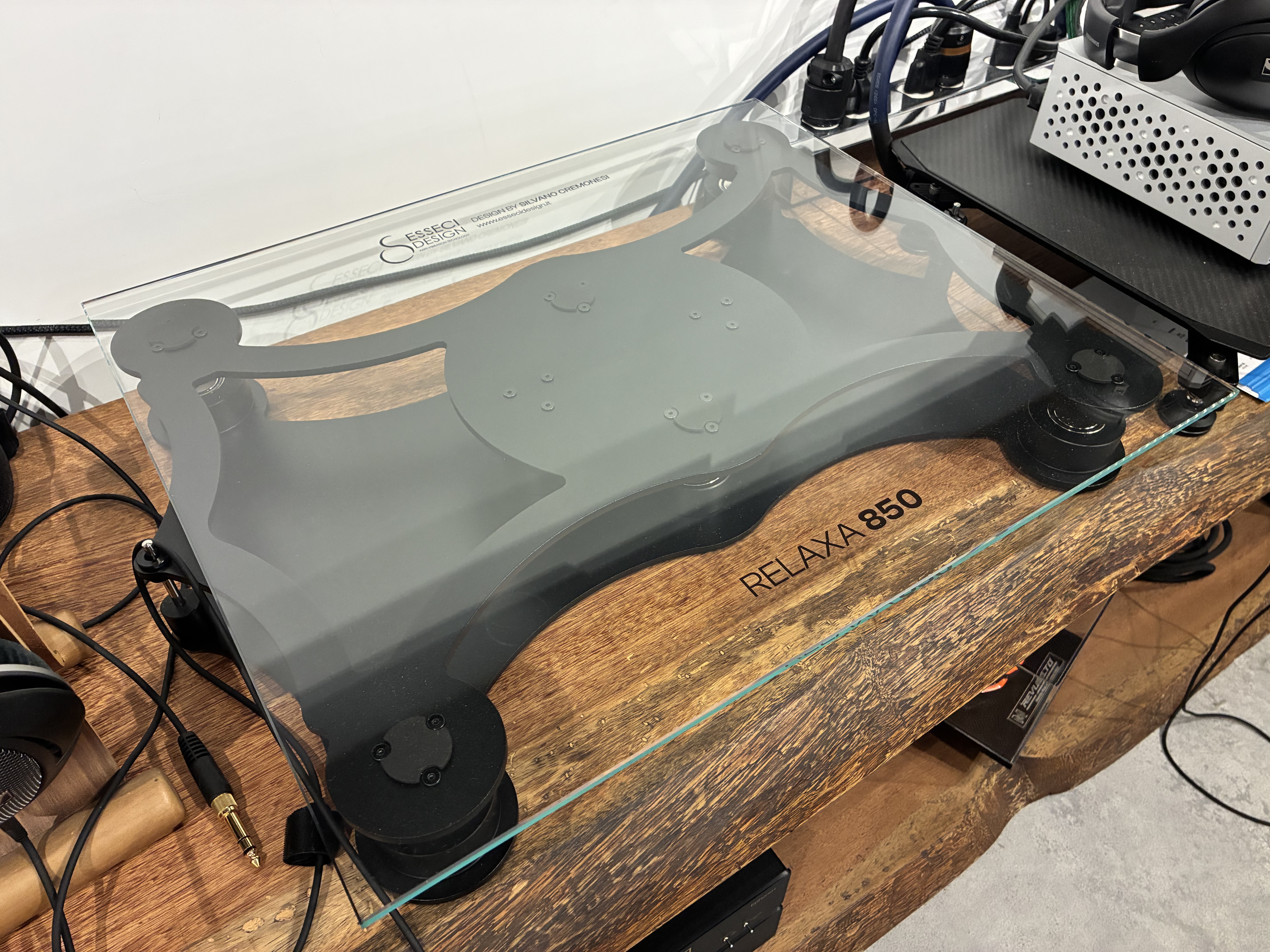 eSseCi DESIGN RELAXA 850 磁浮隔震台