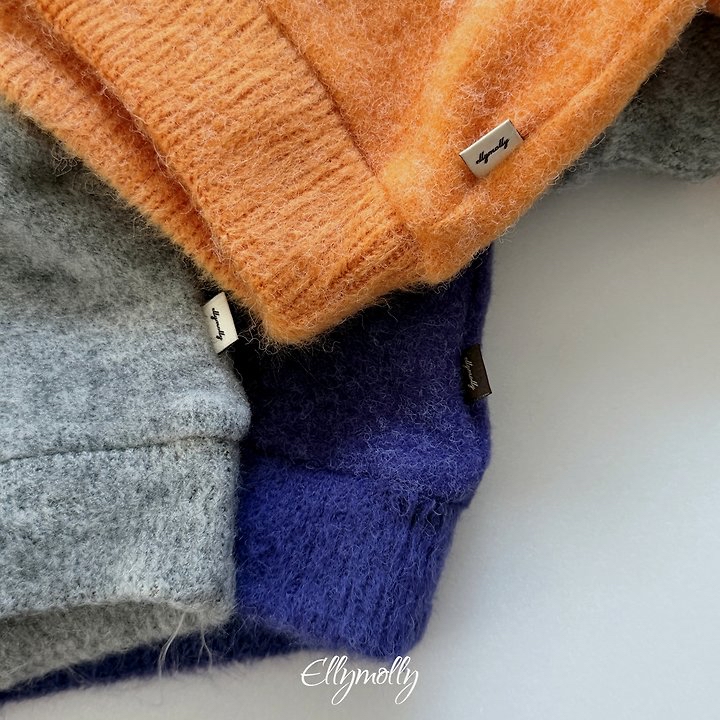Ellymolly | Chicago brush V-neck