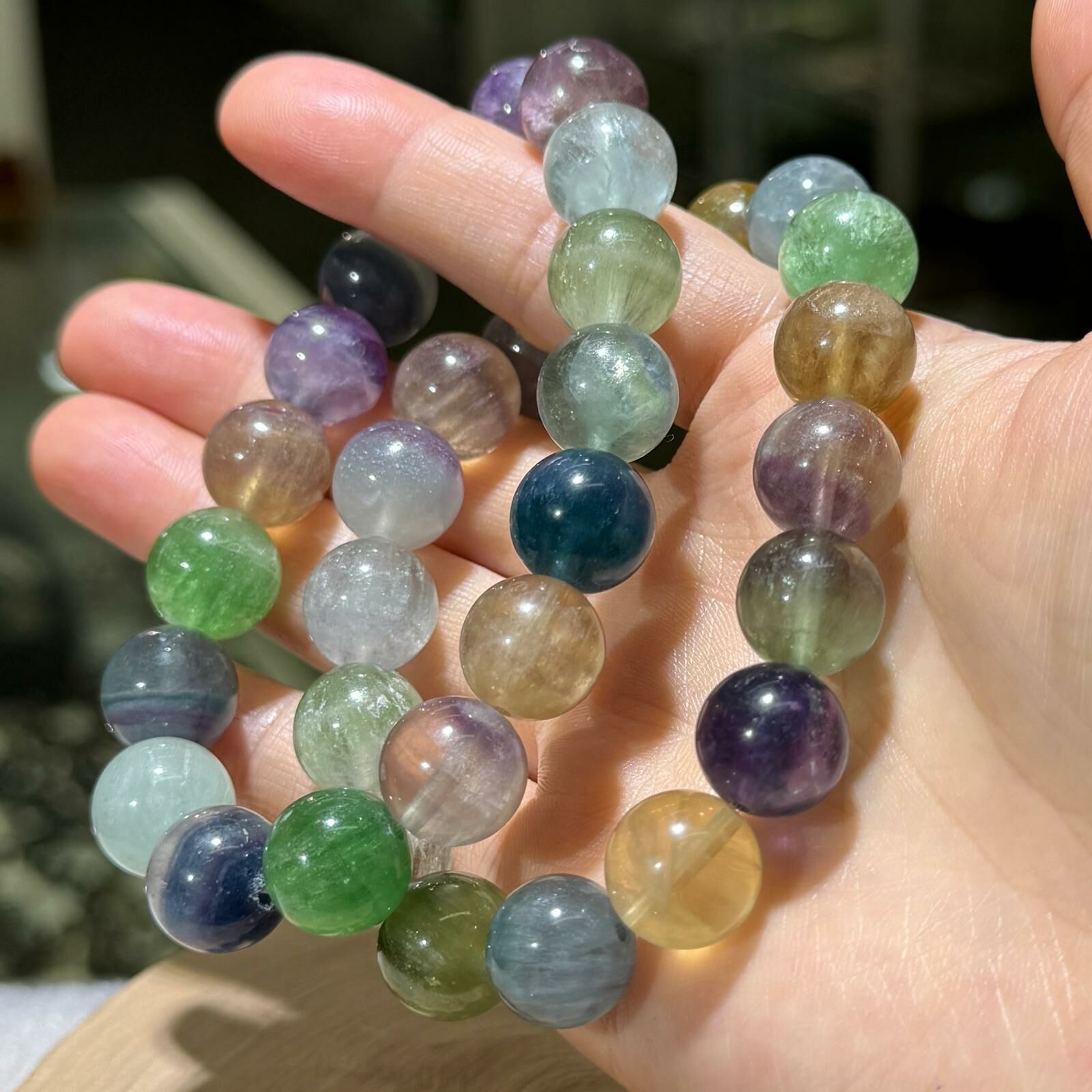 彩螢石手串 12 mm +/-