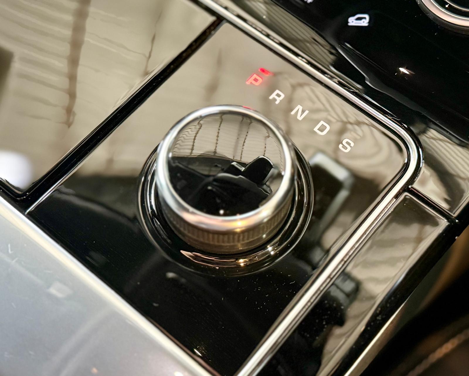 Land Rover RR Velar R-DYN SE P380 2018