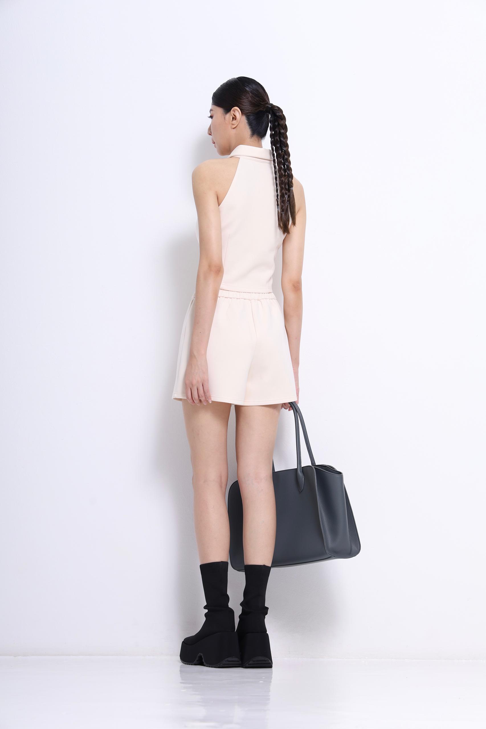 CB2698 COLLAR CUT IN FITTED TOP