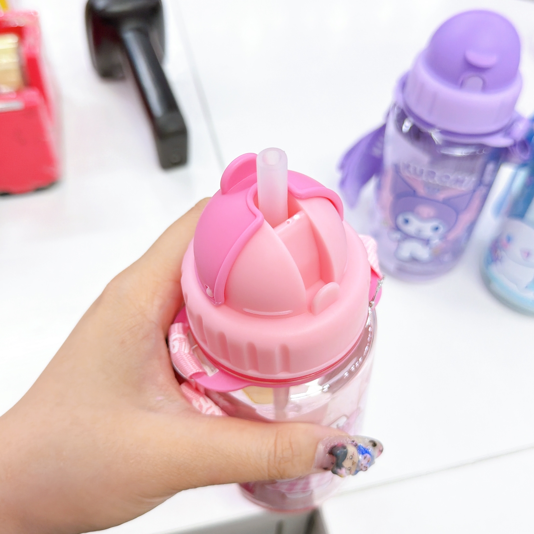 原裝行貨Sanrio Kuromi kitty cn新款350毫升水樽連飲管及斜孭繩/耐熱90度/ Bpa Bps free 