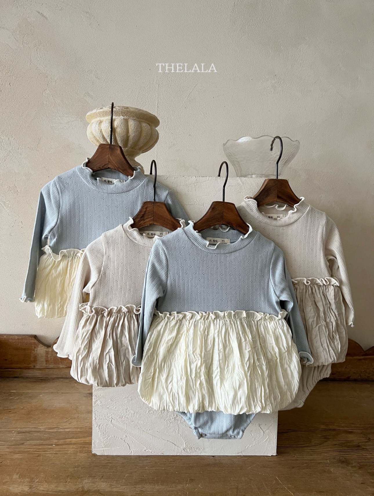 🌸預訂 韓國直送🌸🇰🇷THELALA兩色皺褶裙擺長袖上衣