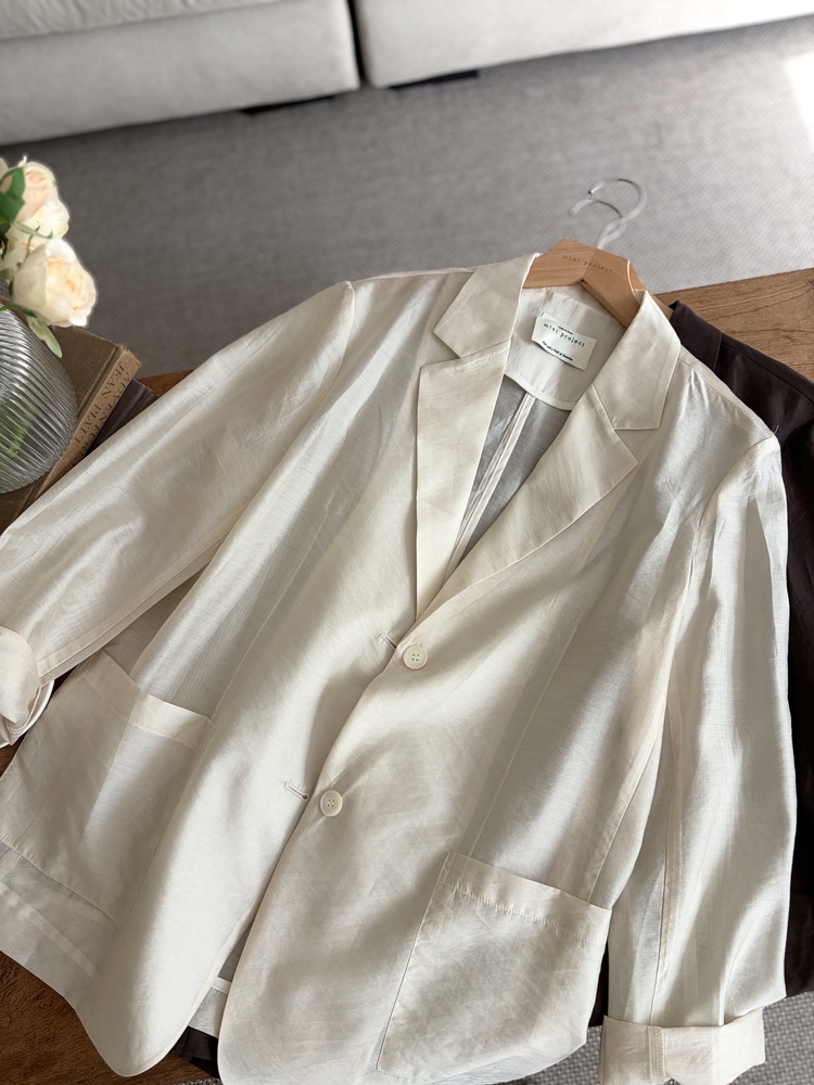 The Fine Silky Blazer (Ivory)