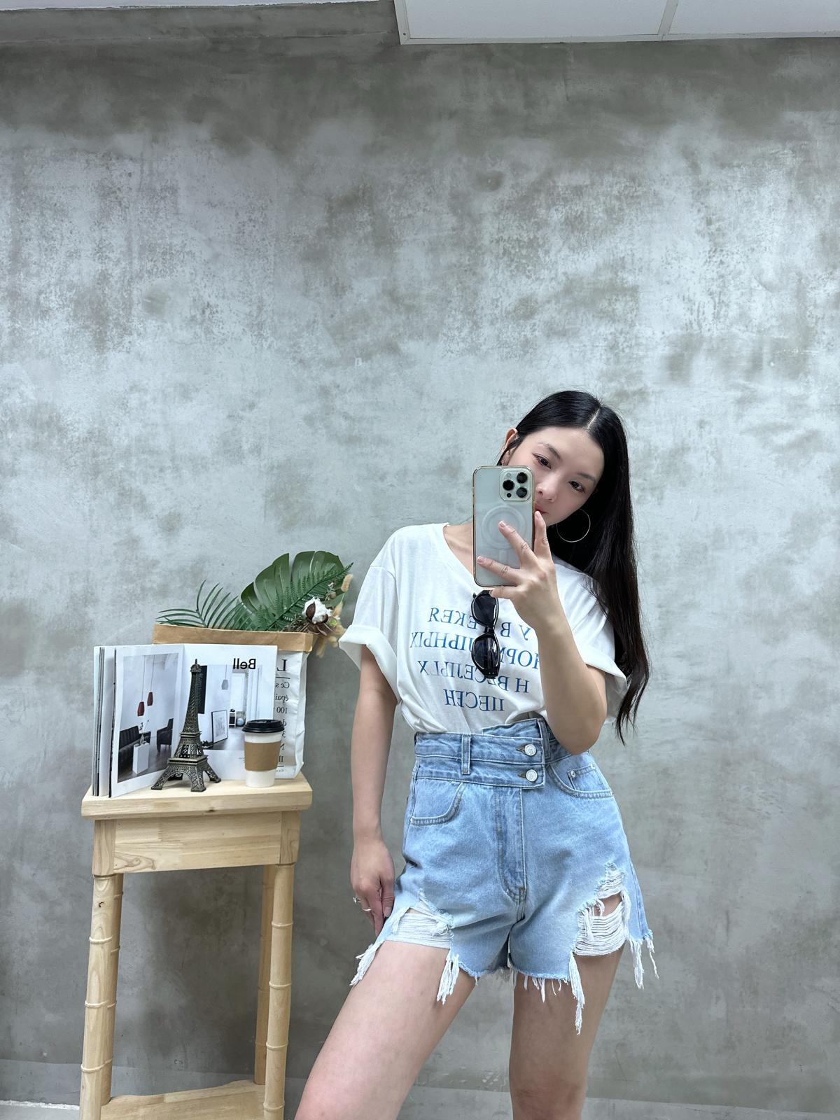 S10 後露背英文字Tee