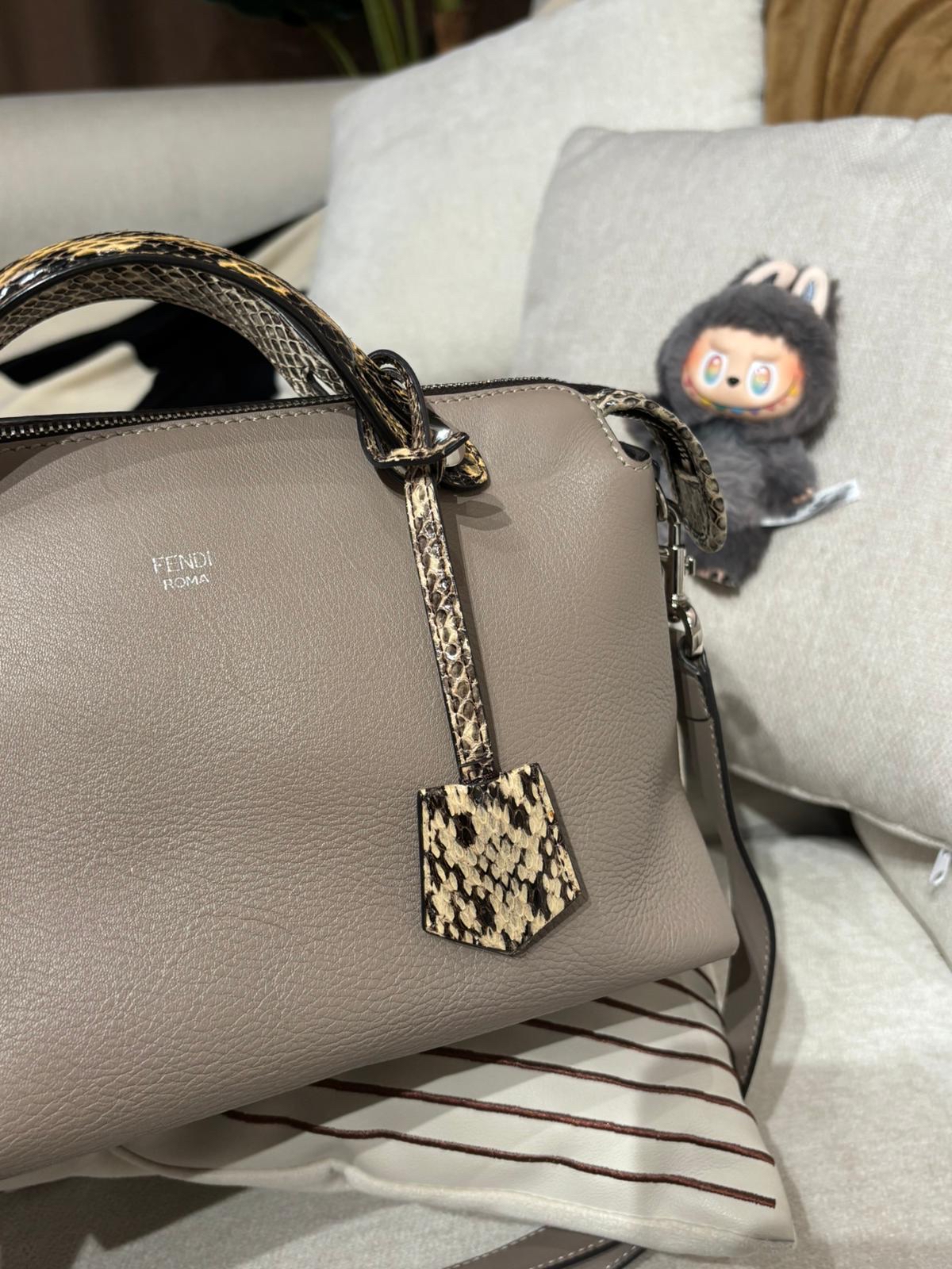 Fendi by the way medium 2way bag calfskin  100%Authentic ,88%new✅dust bag 