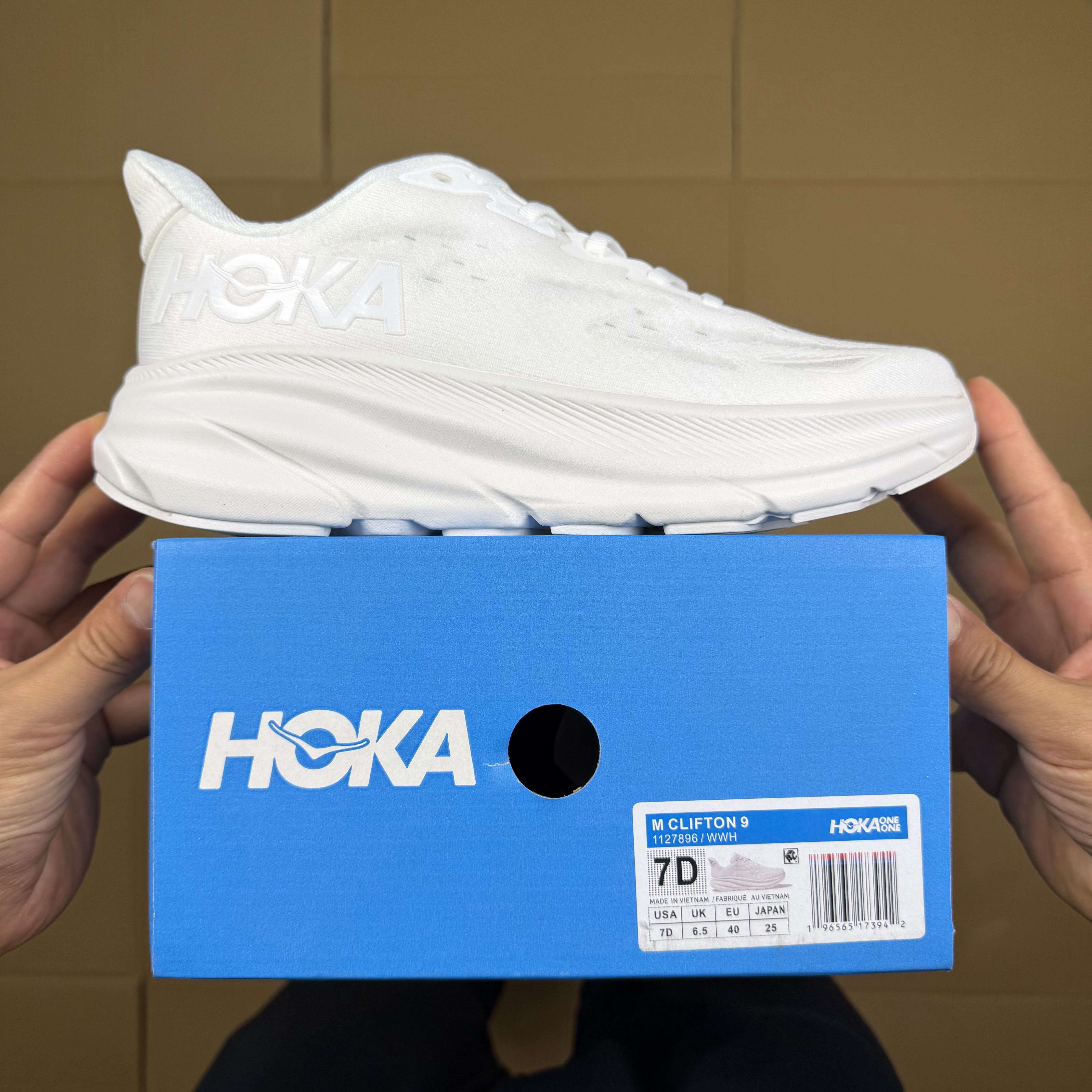 Hoka Clifton 9