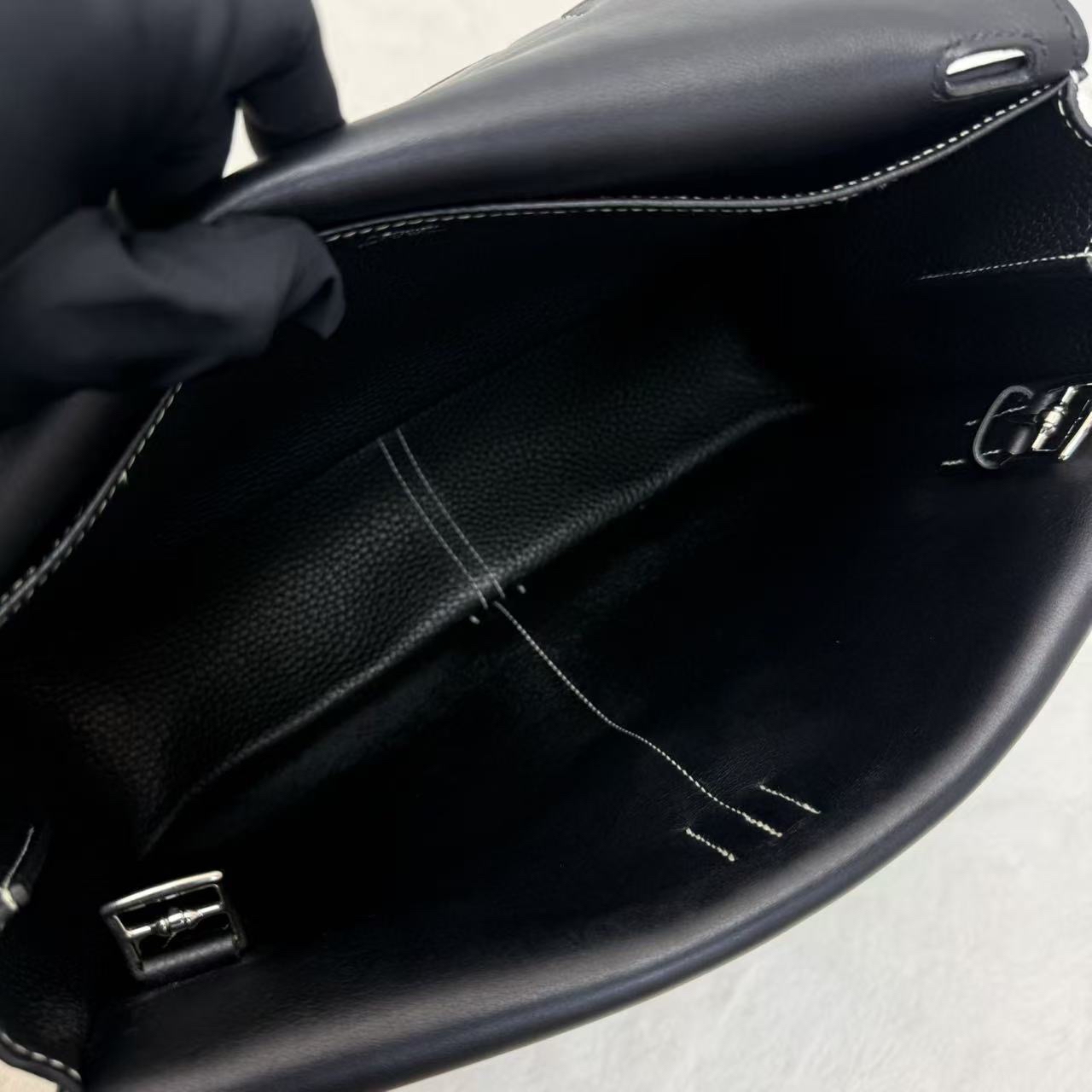 Hermes/愛馬仕 halzan31 哈喇子斜挎包 黑銀 走白線 Togo皮 手提單肩包