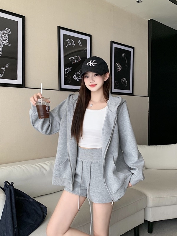 B61(3950) 韩系高级感运动风连衣帽前排拉链外套上衣与短裤3色套装