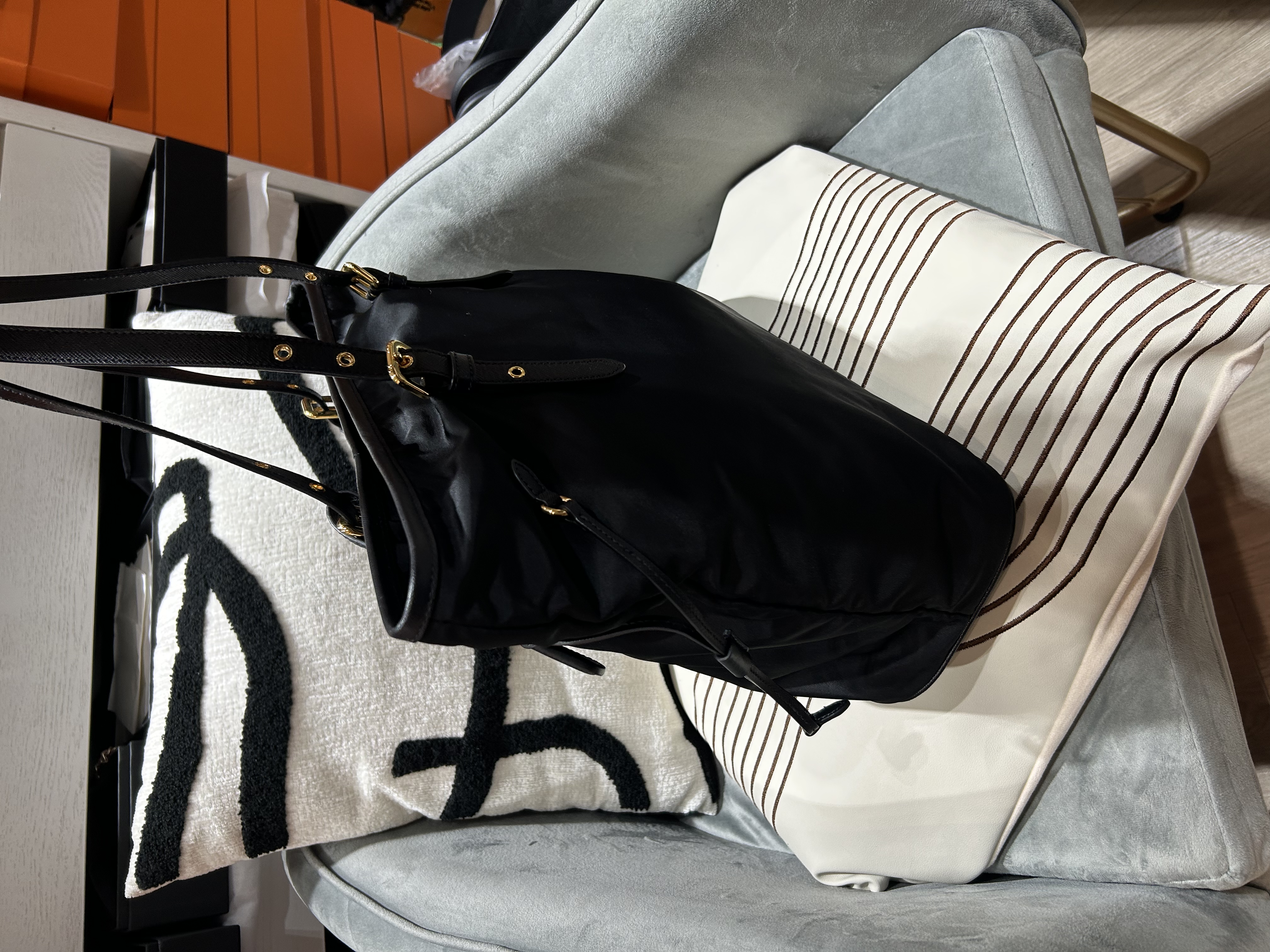 Prada Nylon Shoulder Tote Bag Black 100%Authentic,98%new ✅dust bag  
