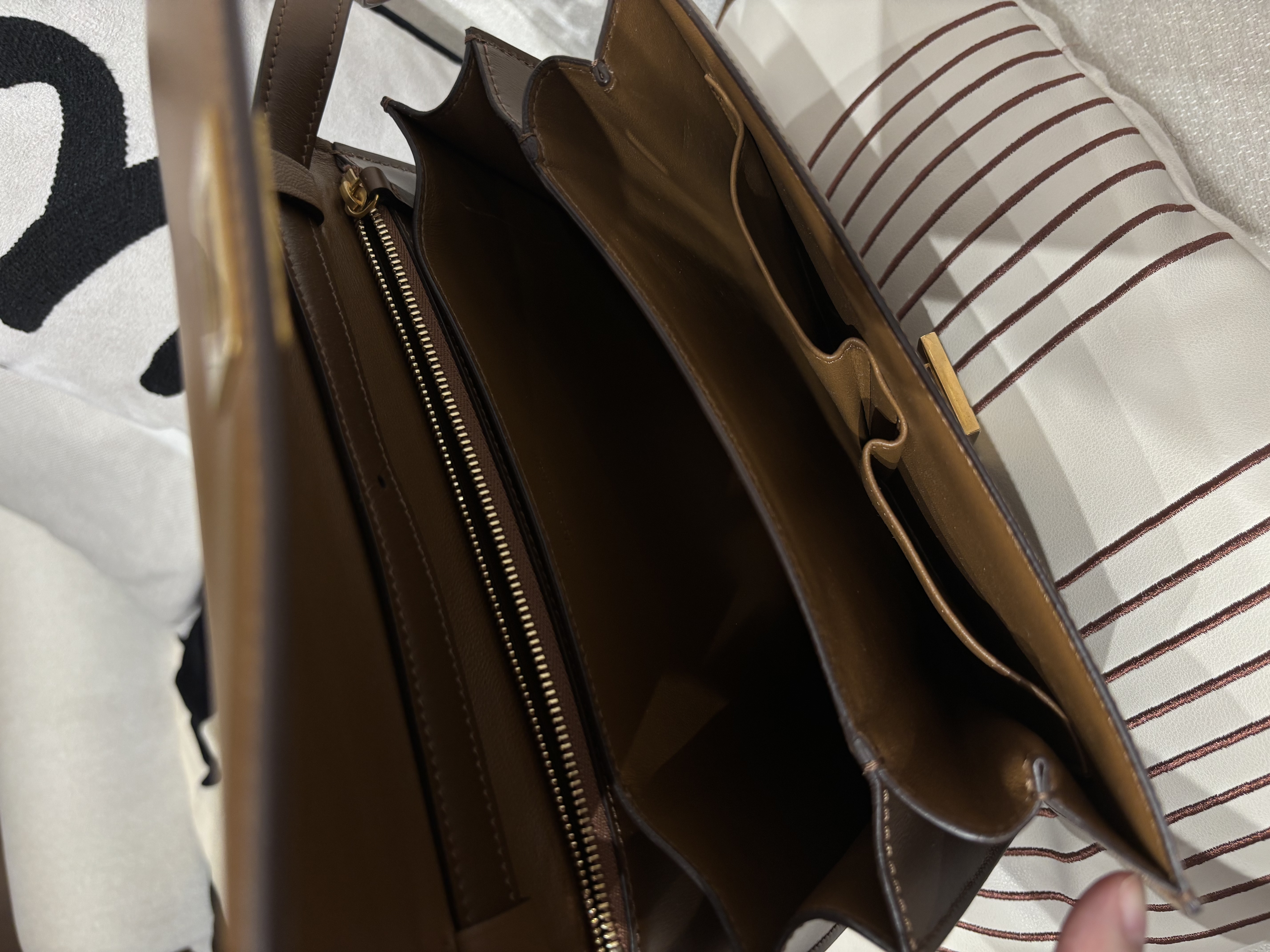 Celine Classic Box Crossbody Bag Calfskin Tan 100%Authentic, 