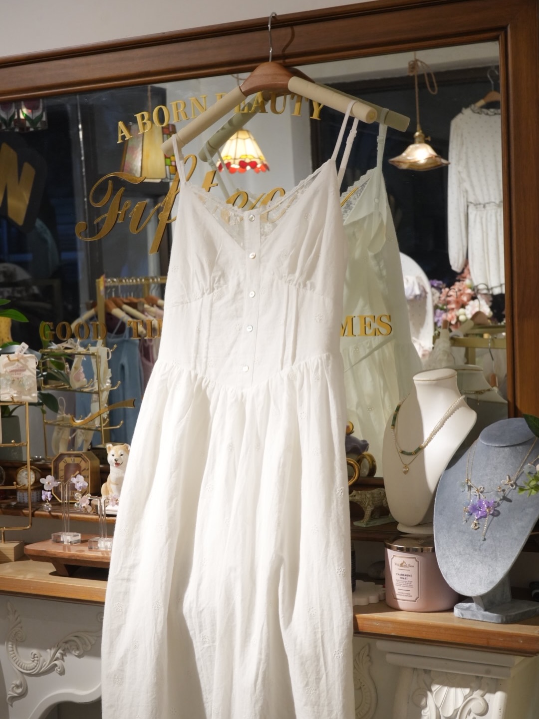 高質刺繡吊帶裙