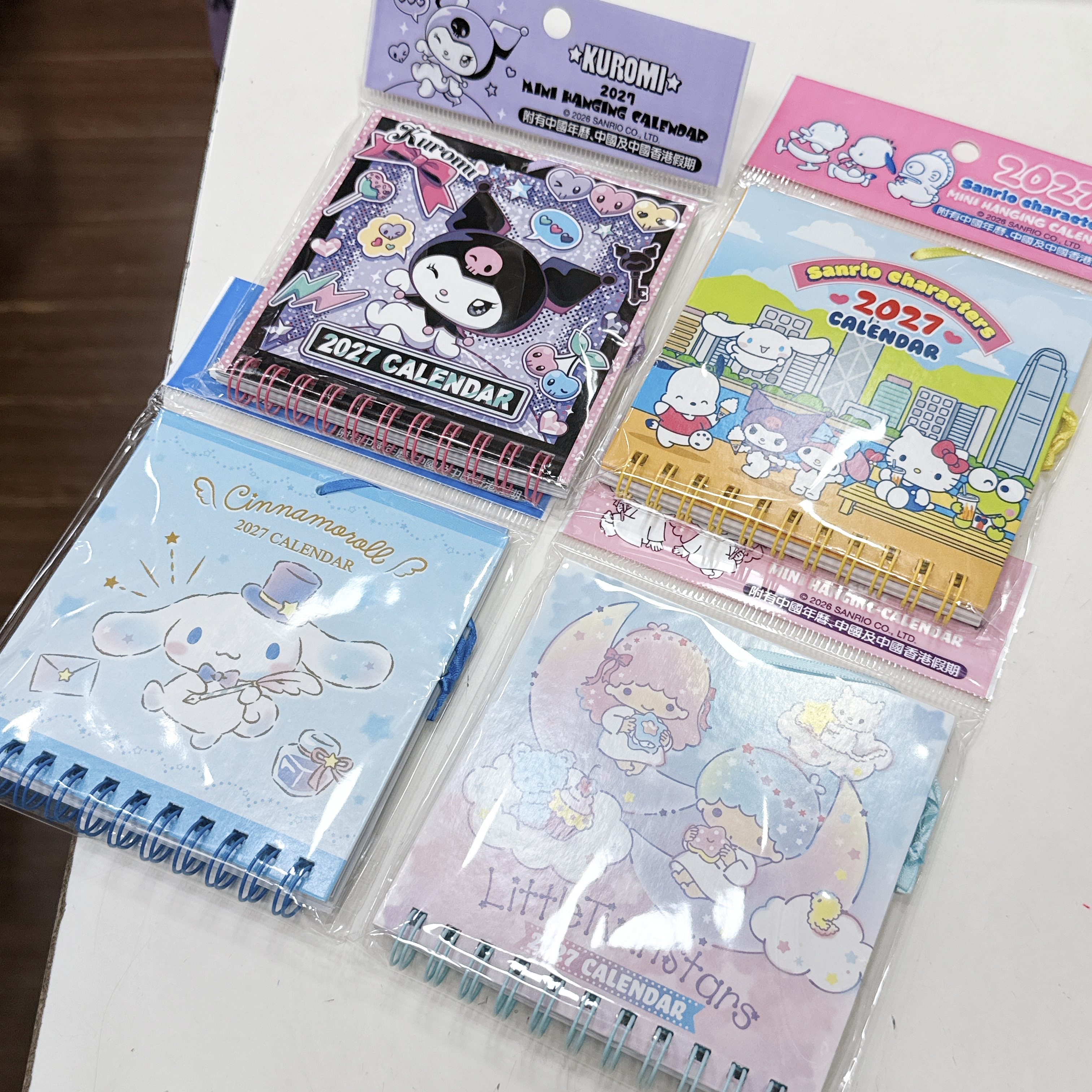 香港版Sanrio 2027年迷你掛曆 香港假期 農曆對照