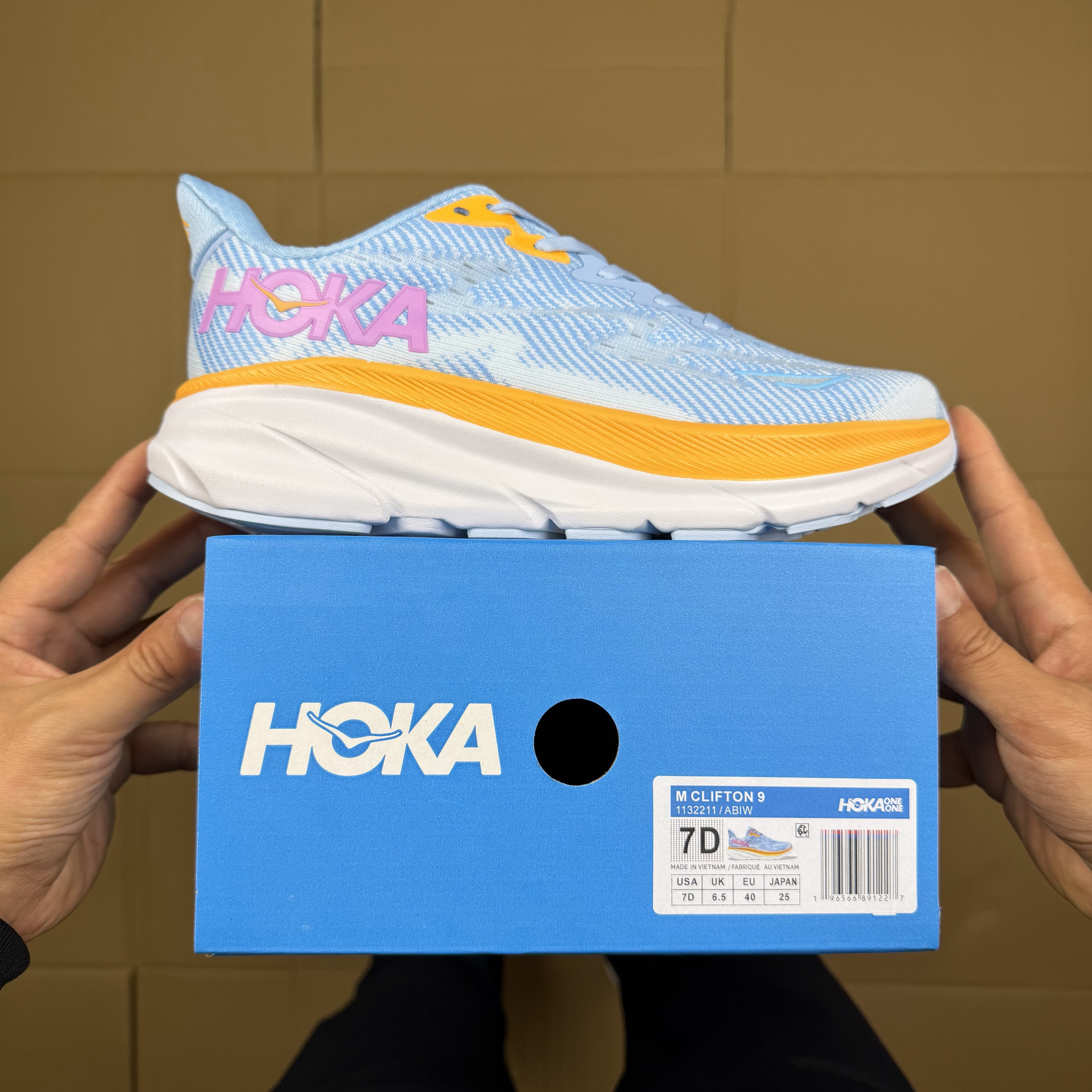 Hoka Clifton 9