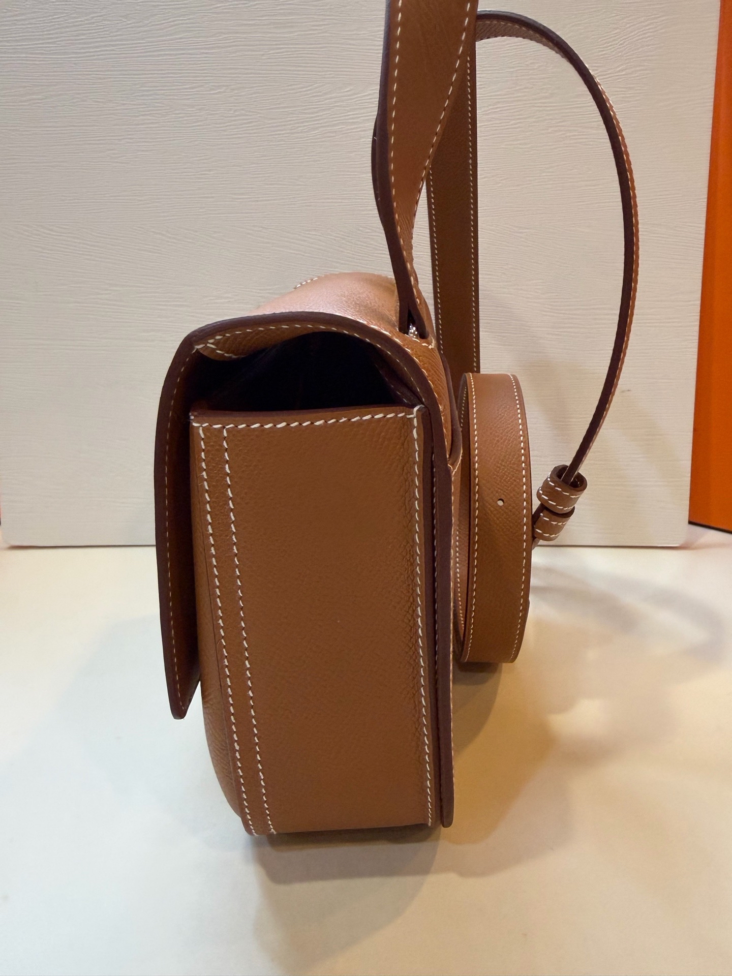 Pre-Owned HERMÉS Della mini Stamp W / Product Code: 26042426