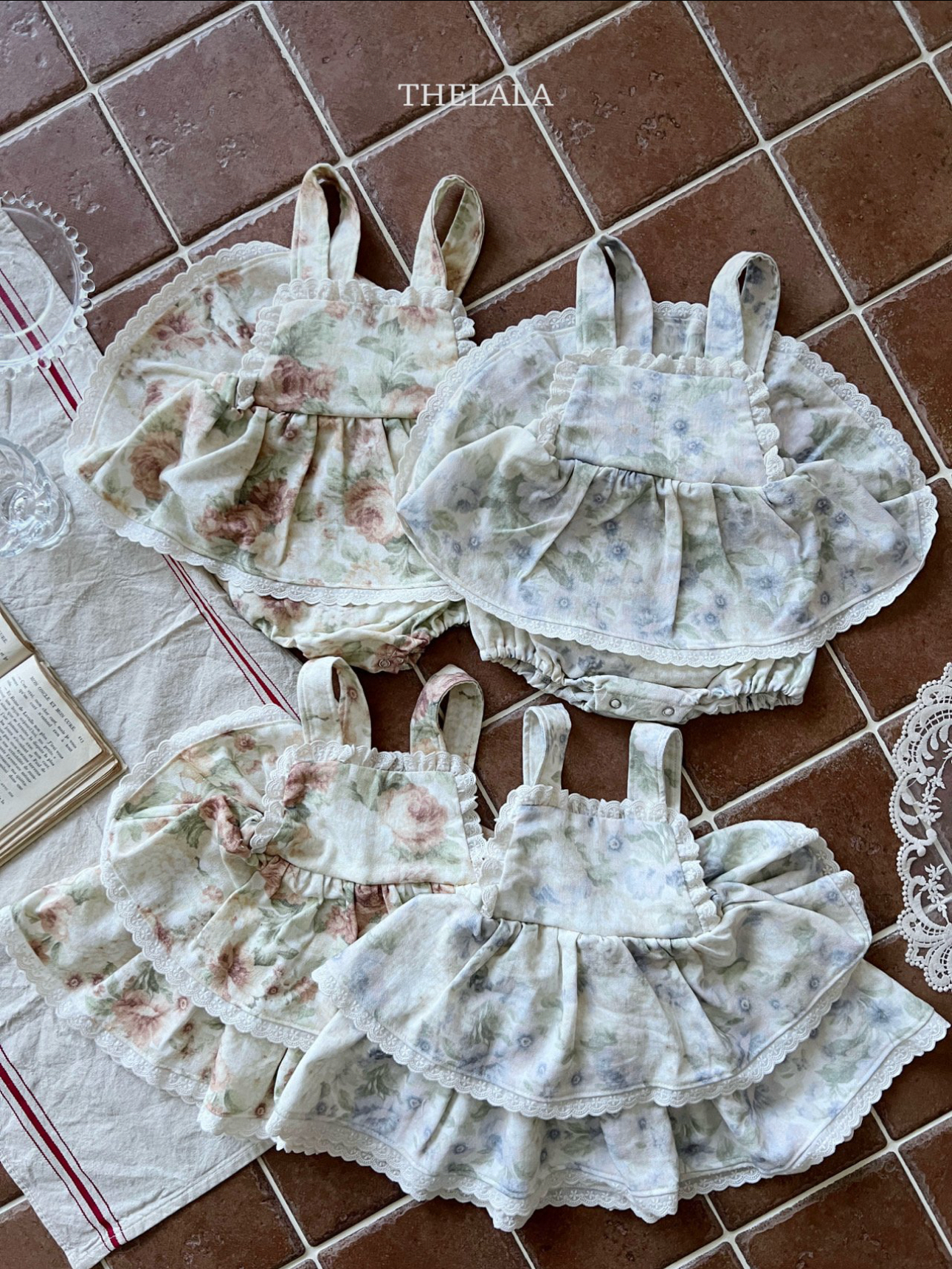 🌸預訂 韓國直送🌸🇰🇷THELALA兩色花卉滿印蕾絲花邊吊帶連身裙