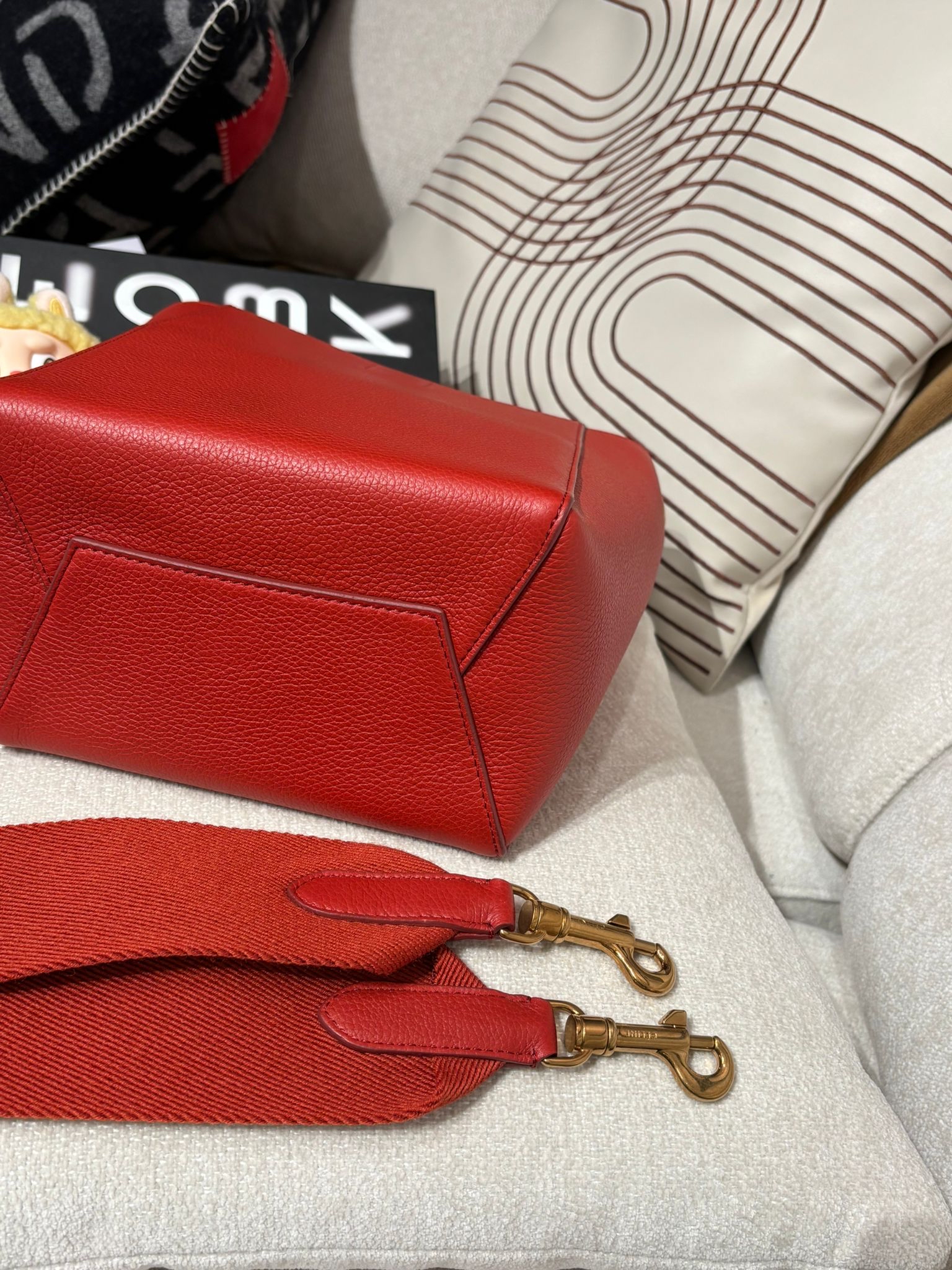 Celine sangle small bucket 牛皮 100%Authentic,95%new ✅strap✅塵袋 