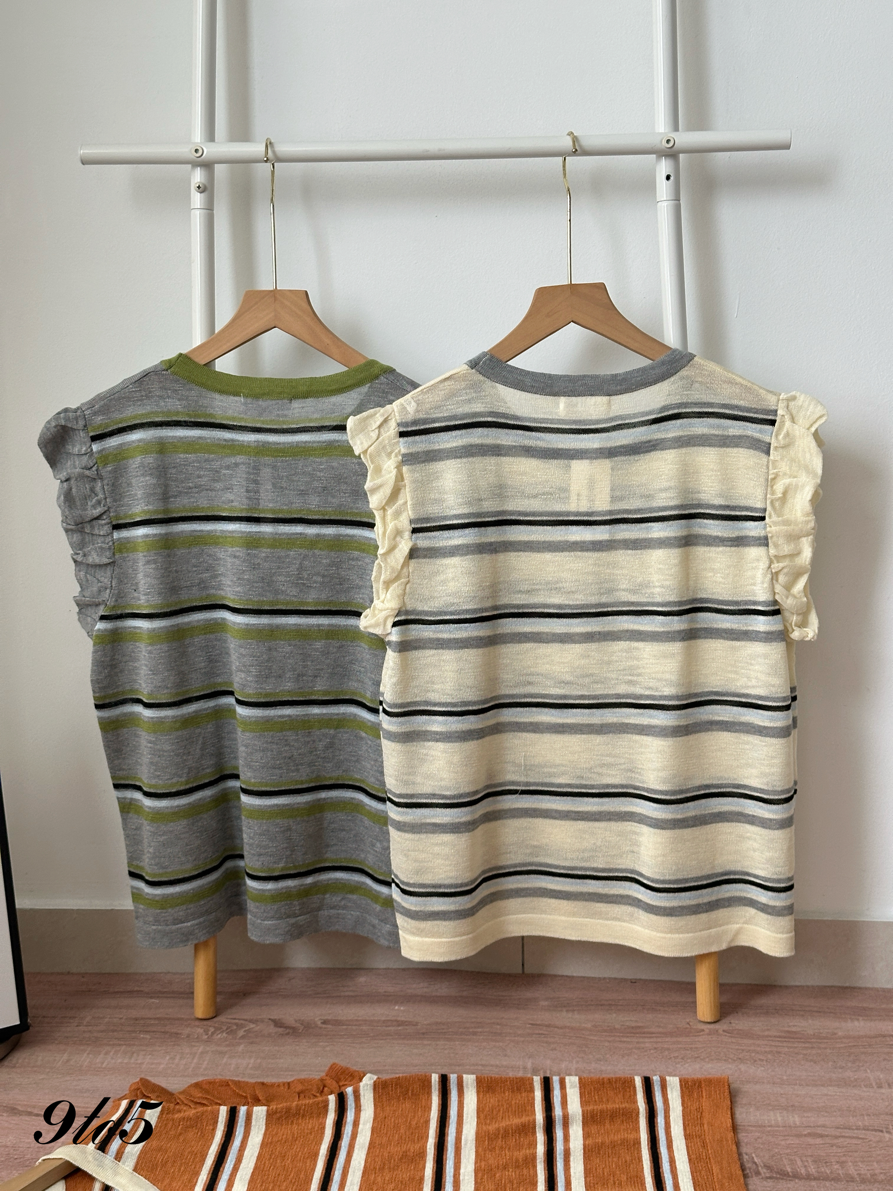 T4424 Ruffle Sleeve Contrast Striped Top - 3 Colors 