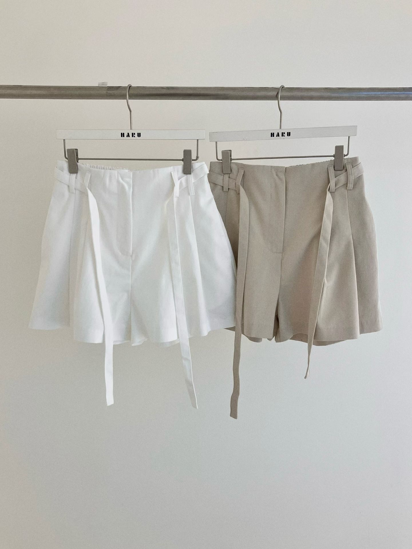 HA4 腰帶後橡根腰百摺褲