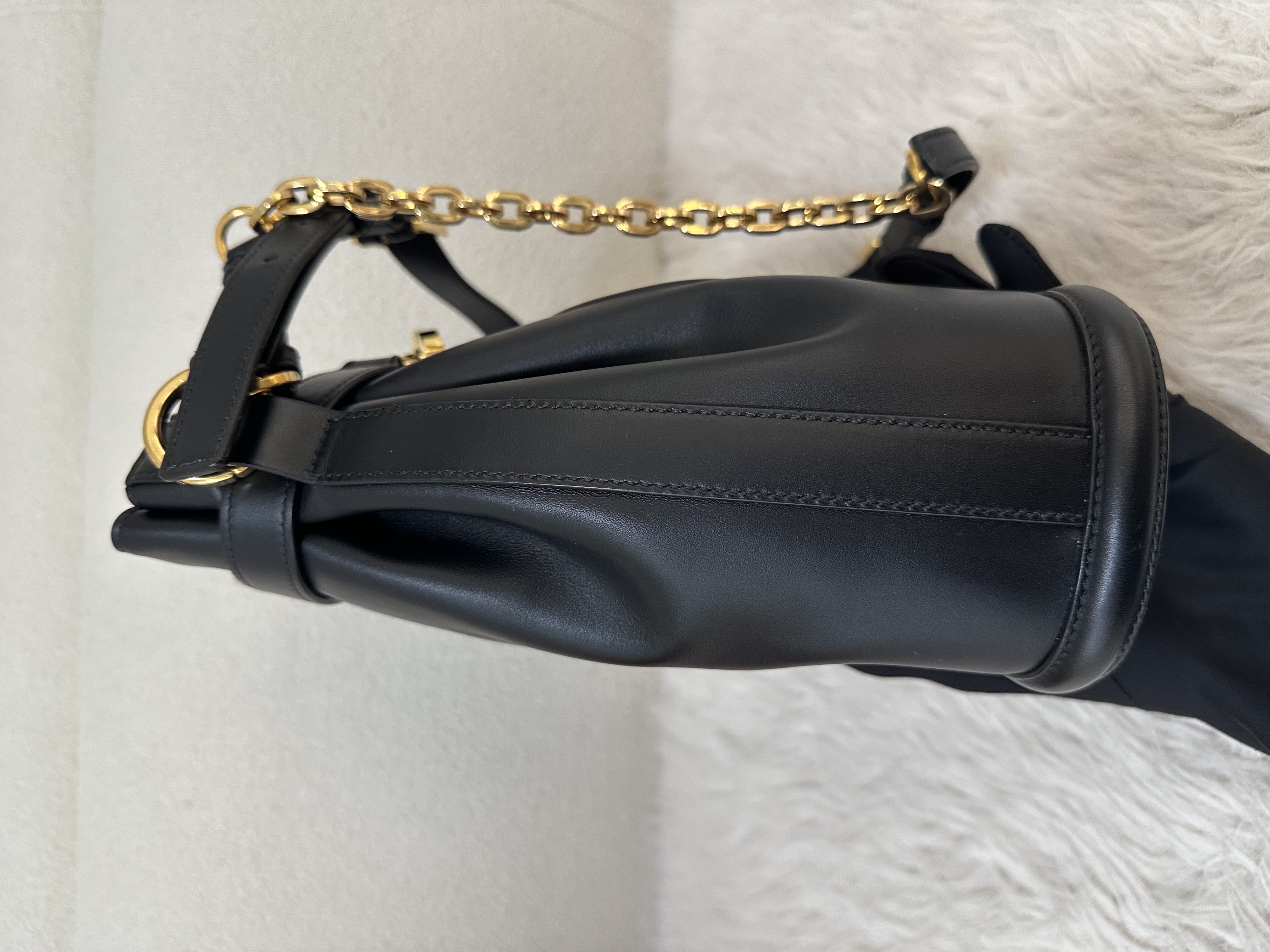 Pre-owned Dior DIOR Black CD Embossed Leather Medium Bucket Bag/ 26NY14