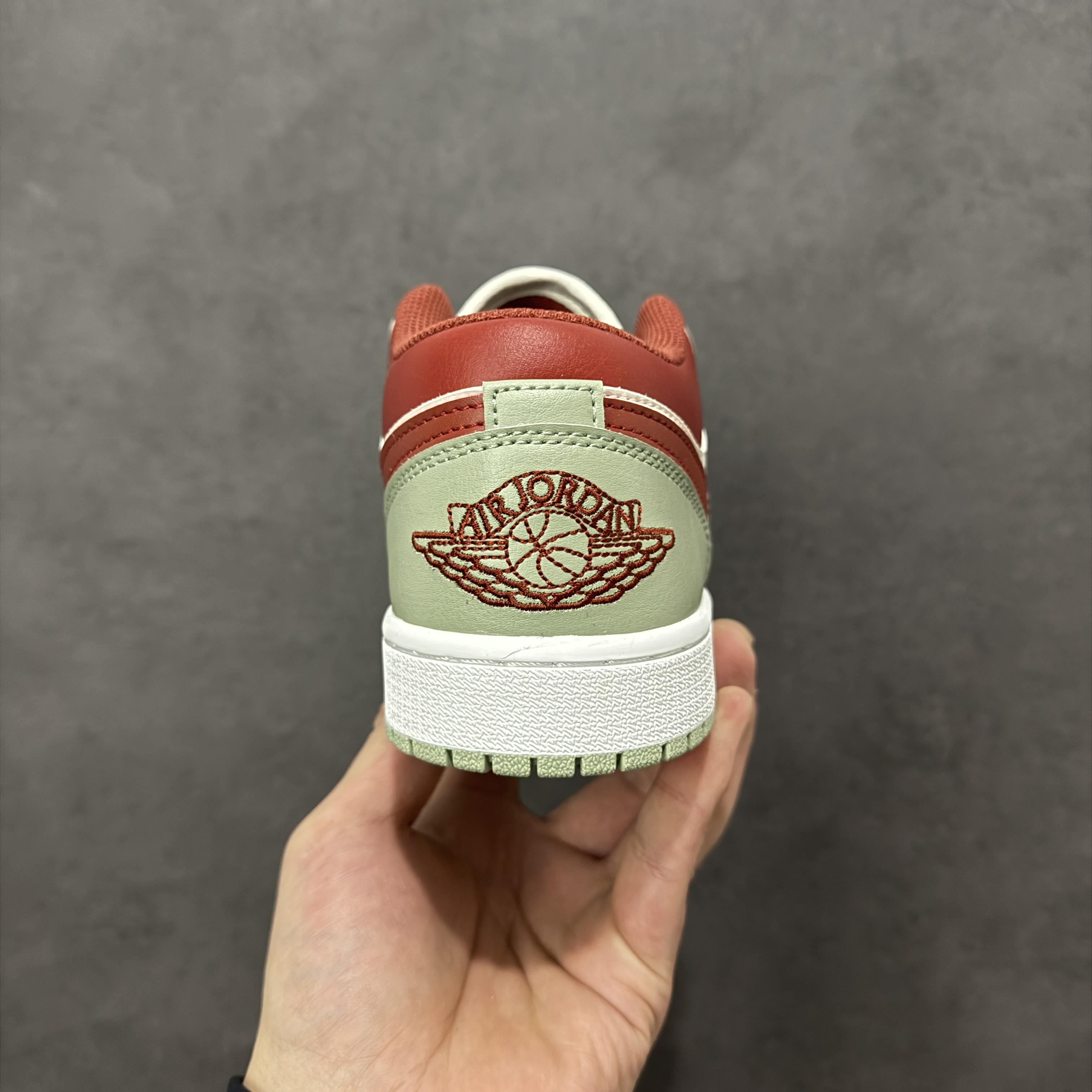Air Jordan 1 Low 553558-133