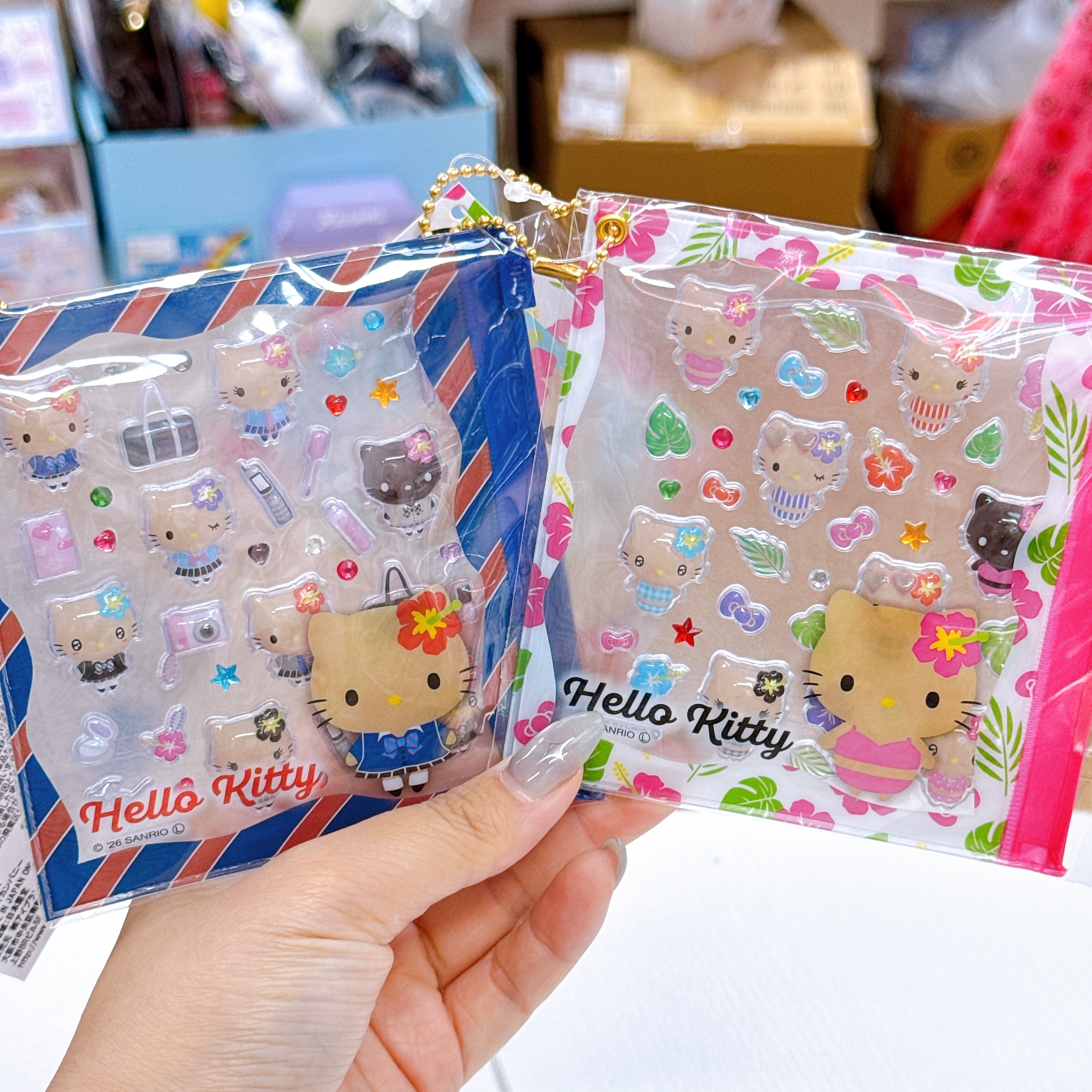 日本直送Hello Kitty透明拉鏈袋掛飾連立體貼紙