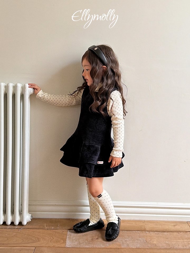 Ellymolly | Snow frill ops