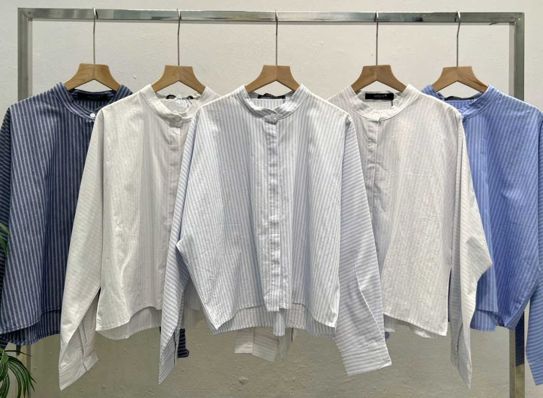 25029 Medium Collar Button Down Long Sleeve Shirt