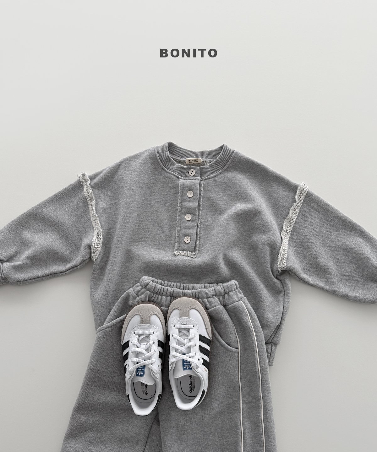 Bonito | Raw-Edge Contachment Sweatshirt