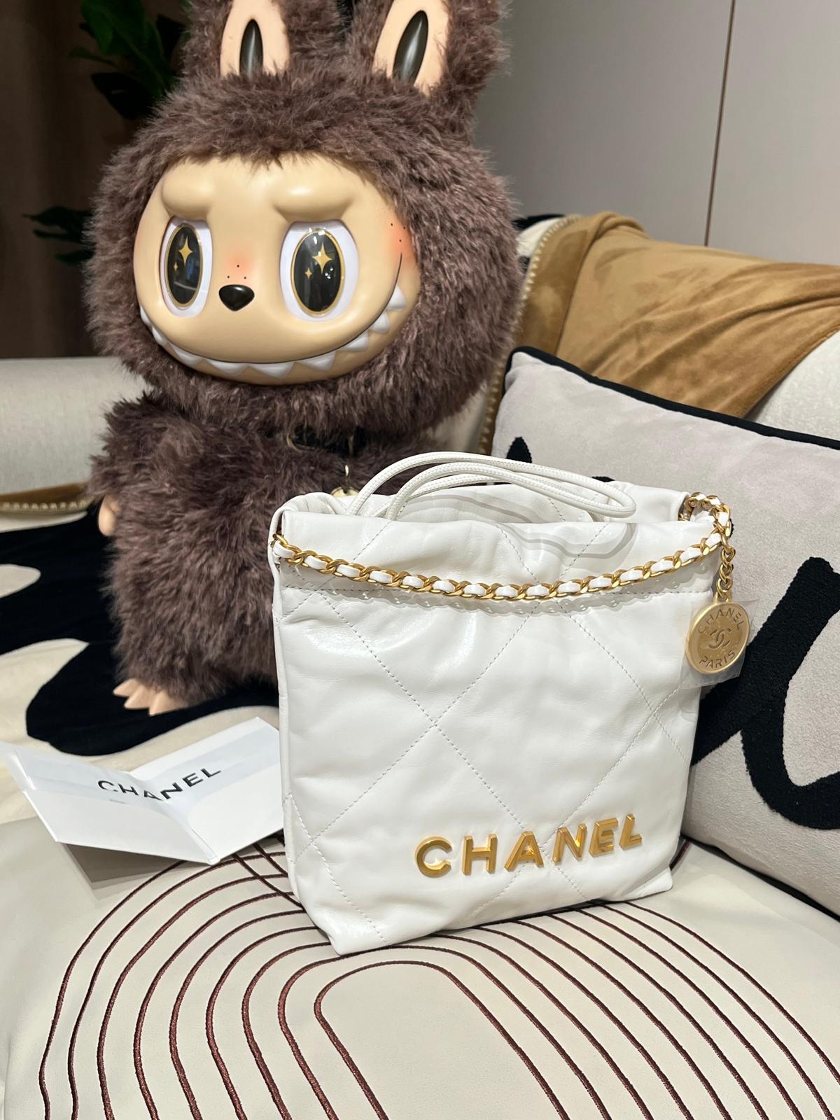 全新 Chanel 22 mini Calfskin白色牛皮金扣 100%Authentic ,全新100%new ✅收據✅晶片✅塵袋✅box