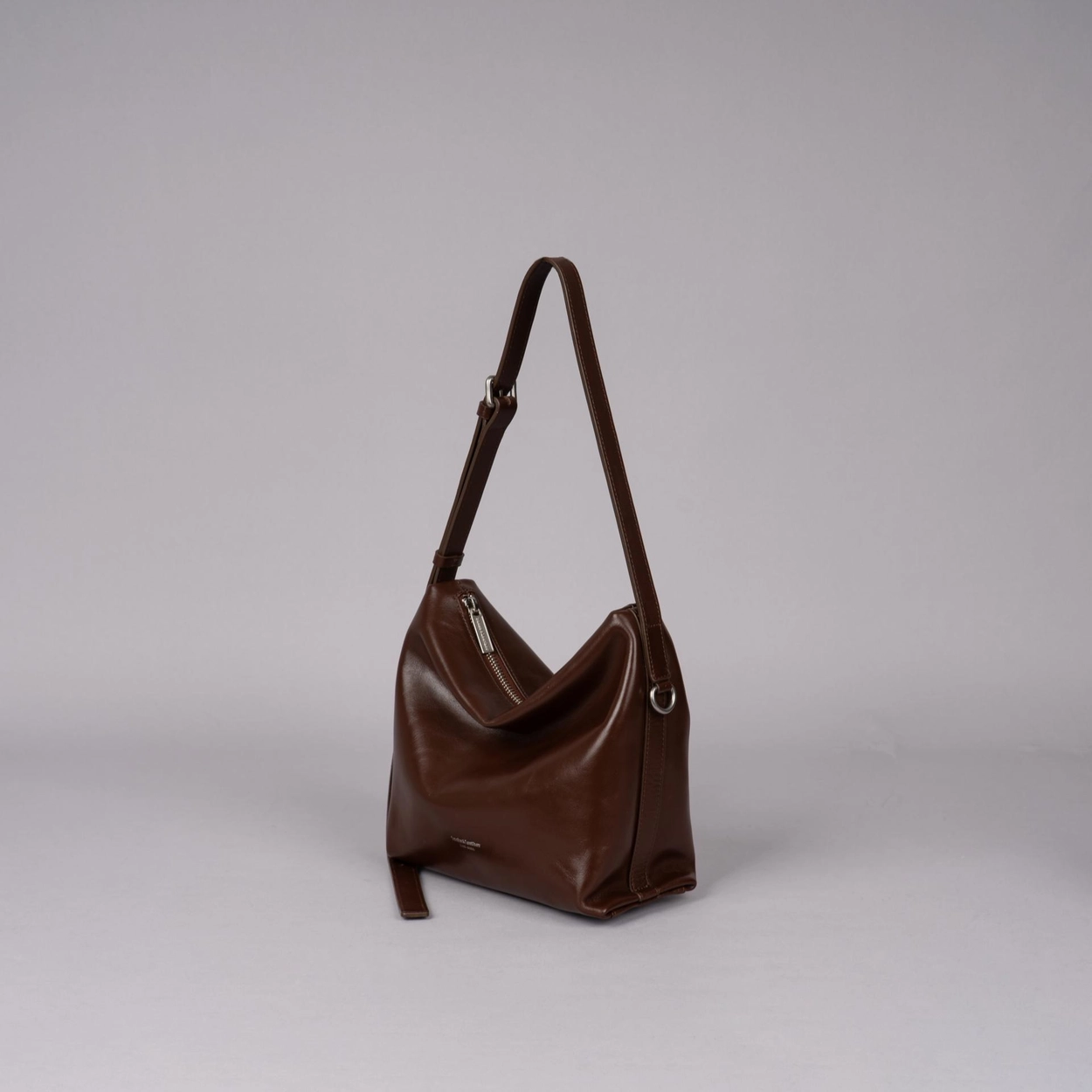 預購_牛皮亮面 Low Bag (S) By Bucks & leather