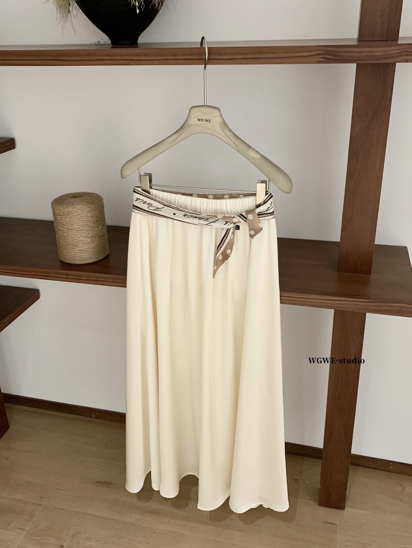 1713 SATIN CO-ORD SET 缎面挂脖半身裙套装 