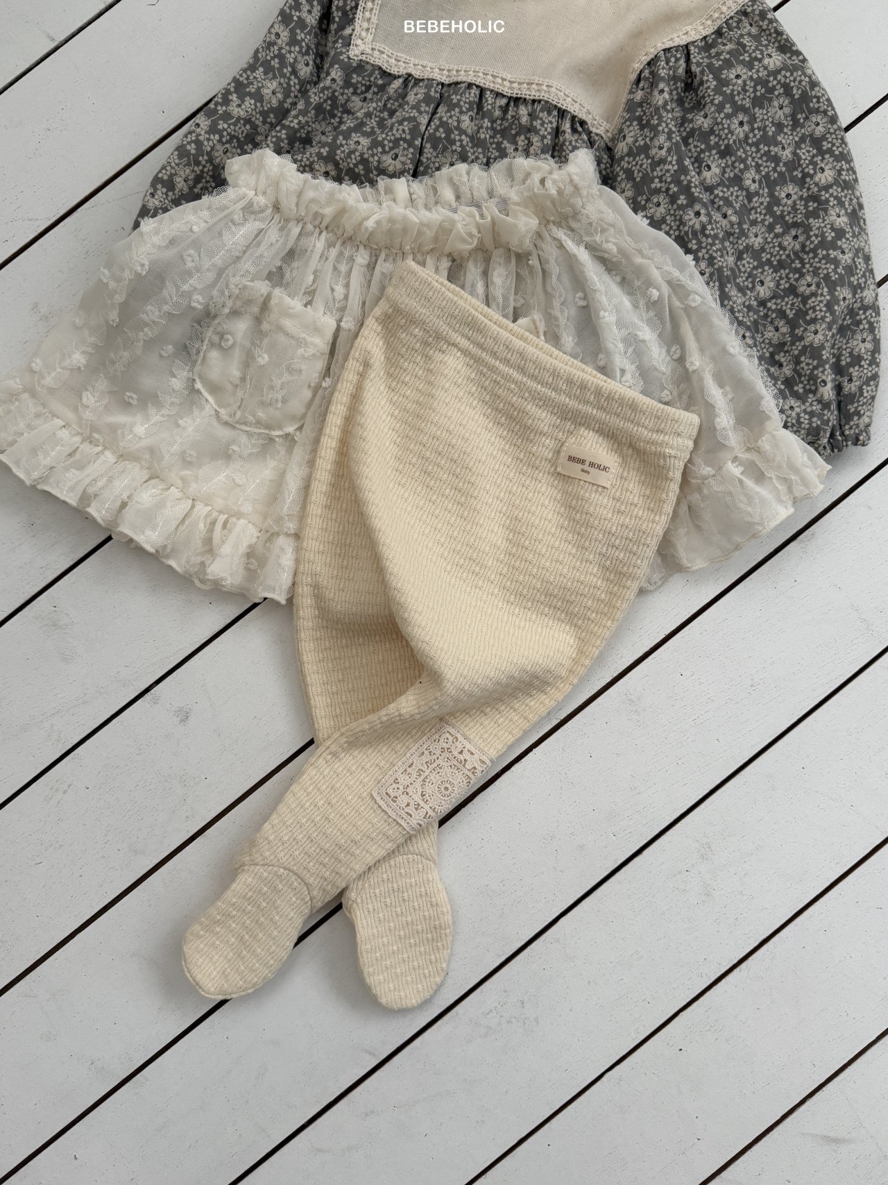 🌸預訂 韓國直送🌸🇰🇷BEBEHOLIC三色蕾絲提花包腳褲
