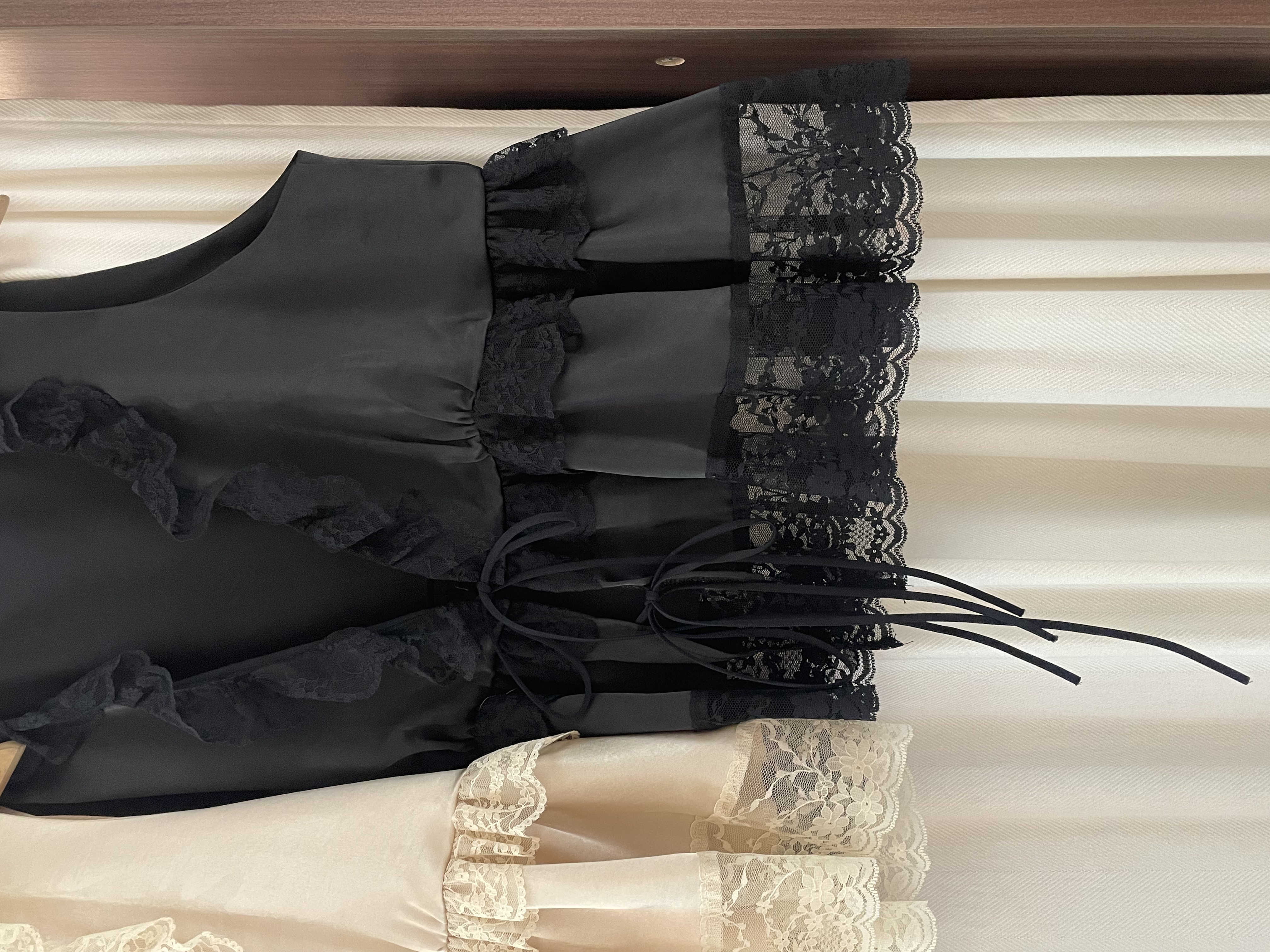 LACE SATIN VEST 13