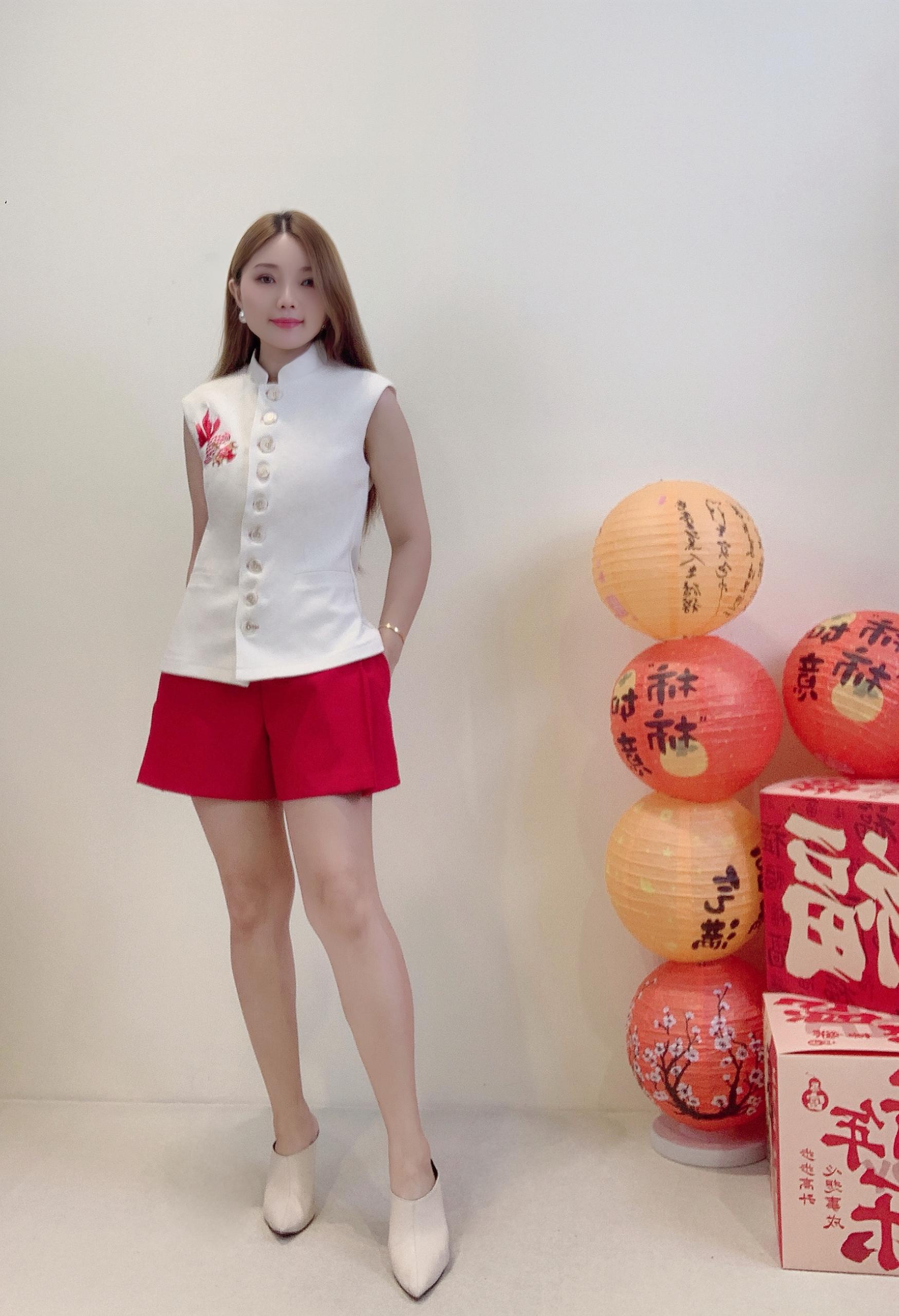 独家刺绣鱼🐟上衣 2025