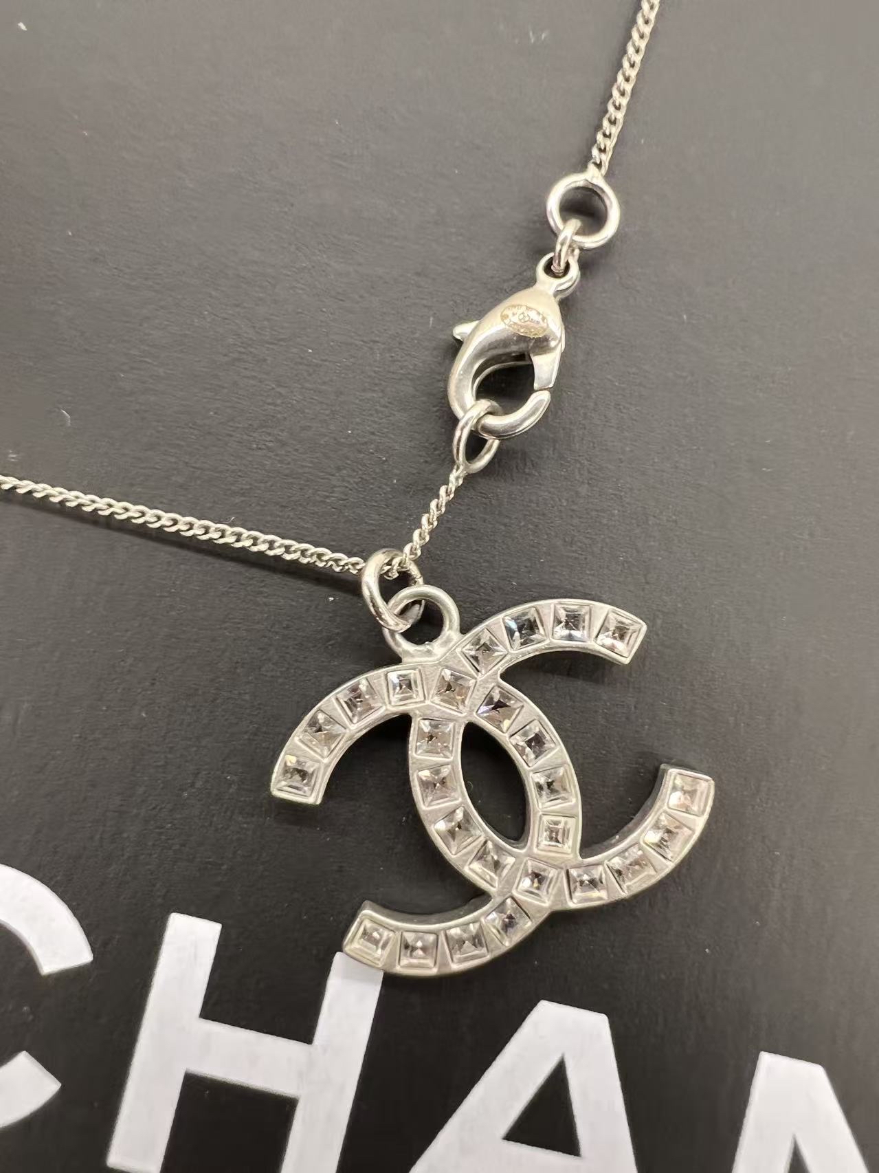 Chanel 簡約CC Logo 項鍊