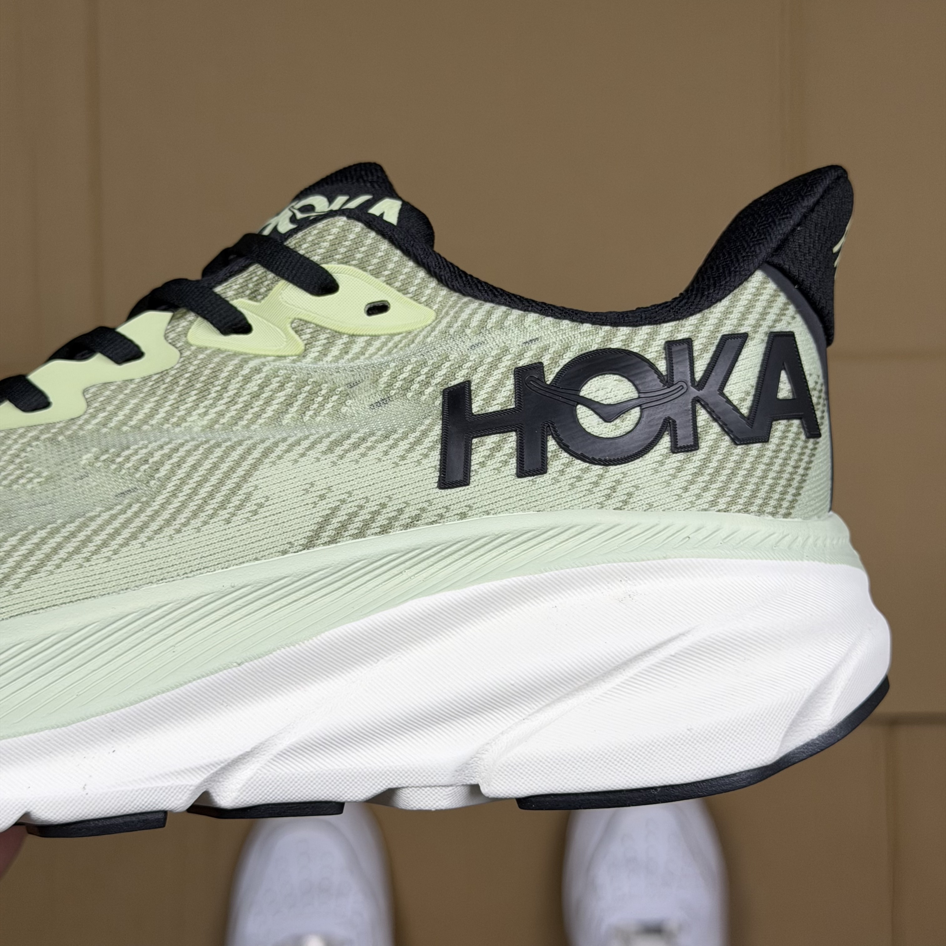 Hoka Clifton 9