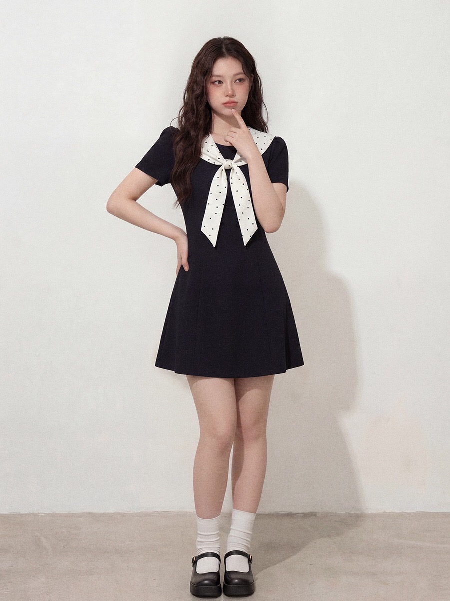 B13(3572) MIU系气质千金风拼波点海军领黑连身裙