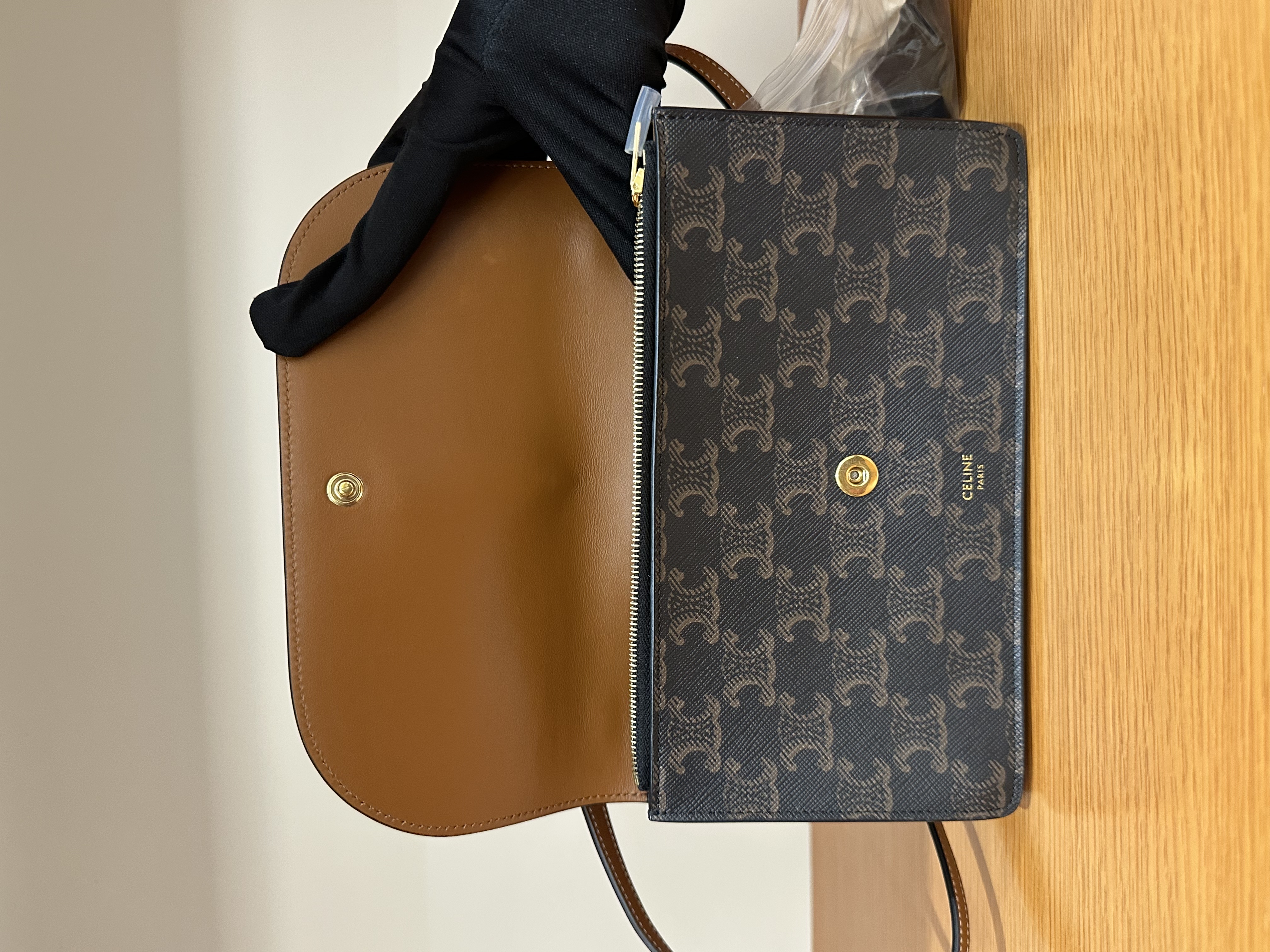 直播貨品 |  [1個-$100 2個-$300］ HH16