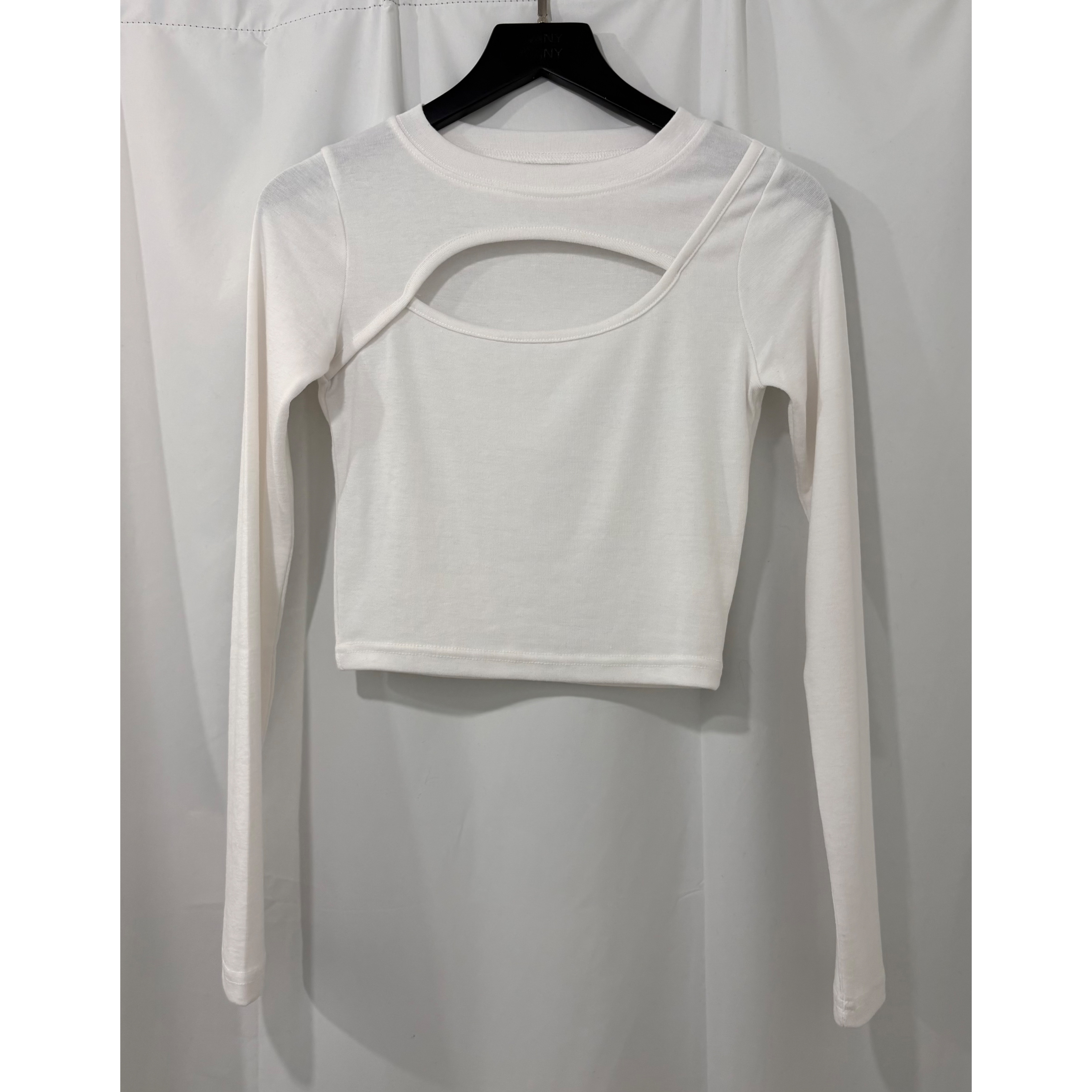 新品價9月20截單🪽2609A《CHEST CUTOUT CROP》