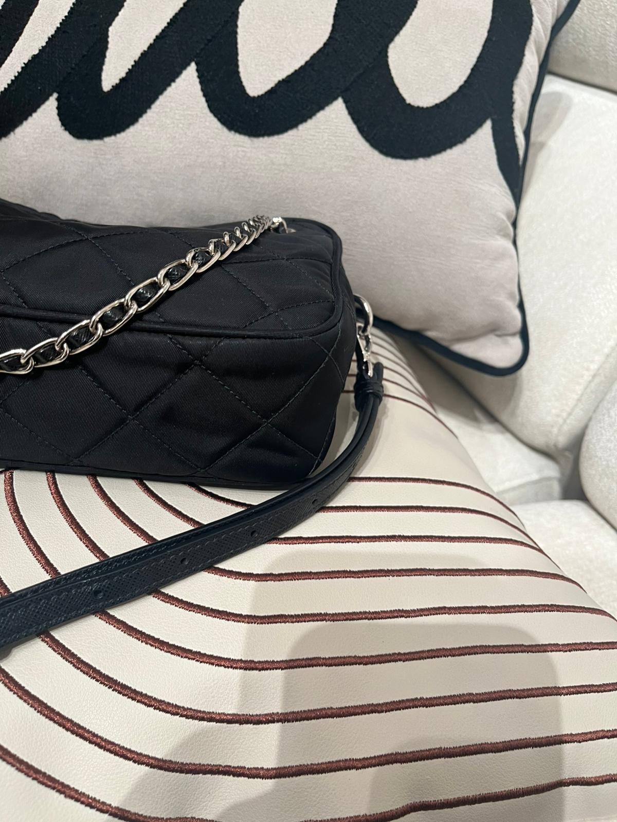 Prada re-nylon crossbody bag  100%Authentic ,90%new  ✅ booklet ✅dust bag 